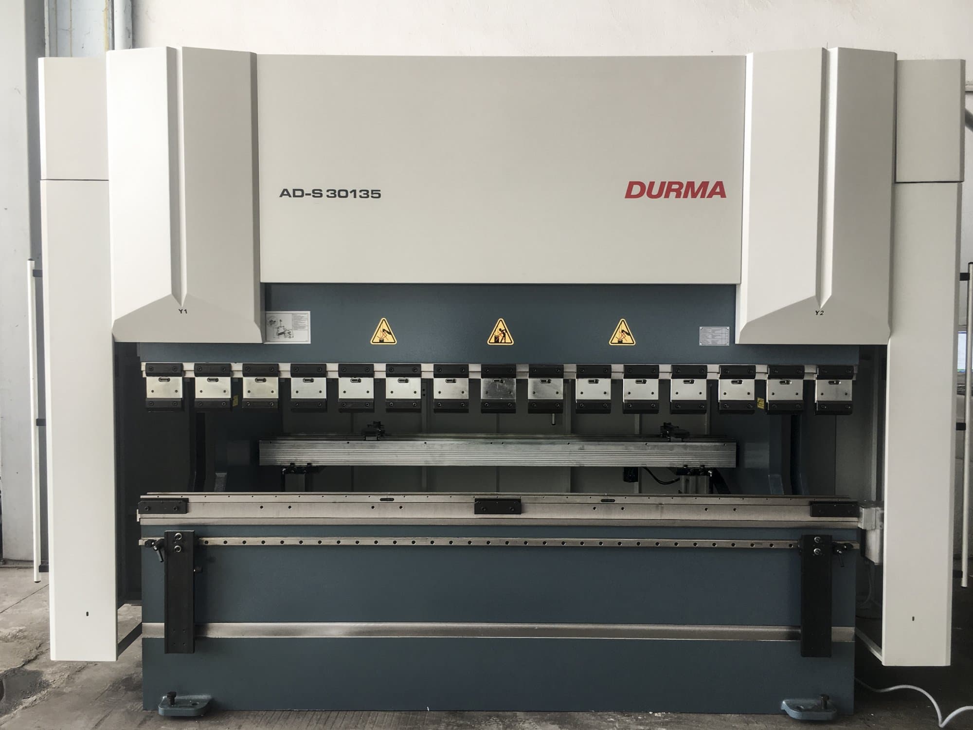Front view of Durma AD-S 30135 Machine