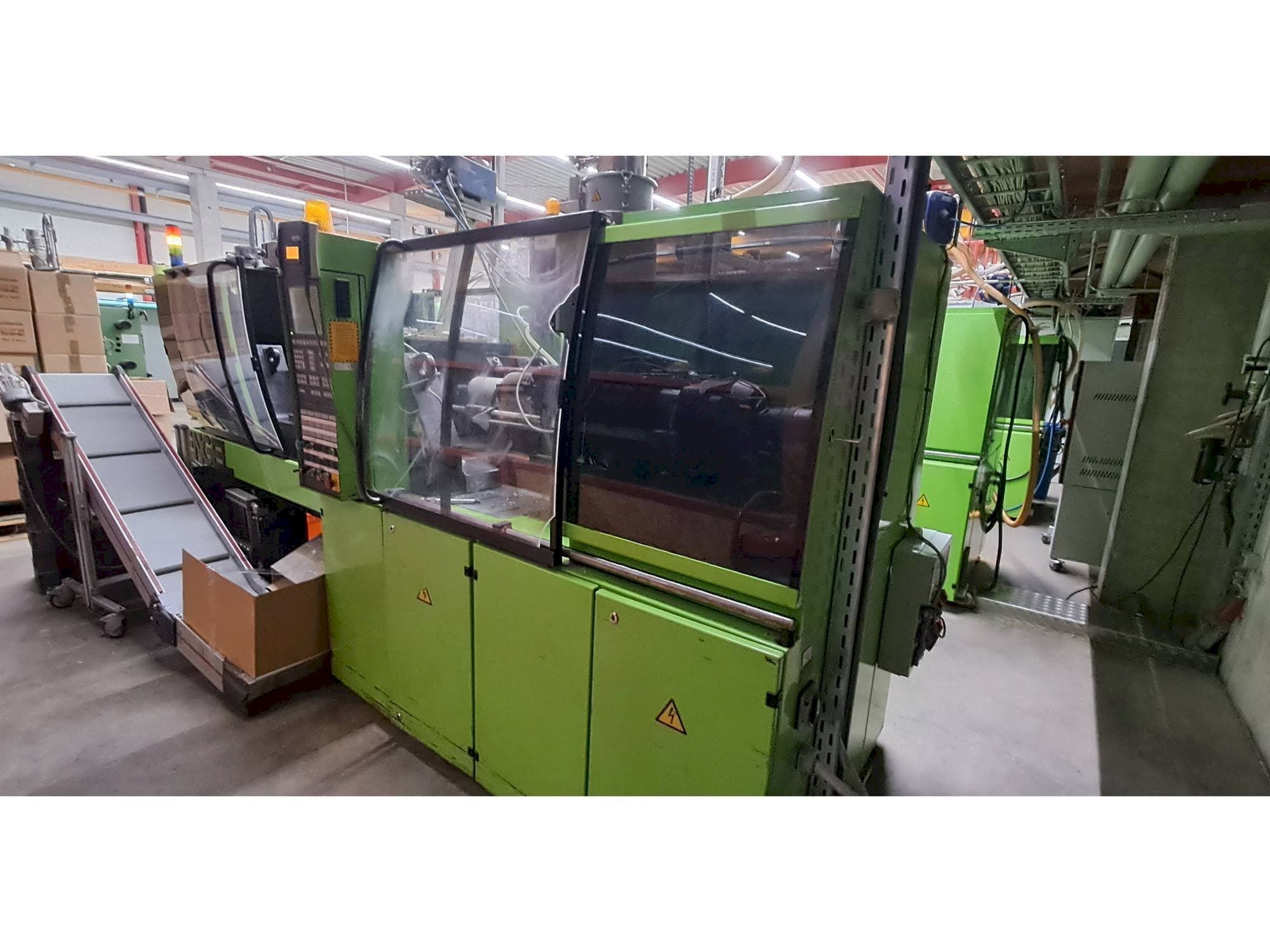 Front view of Engel ES 330/110 HL  machine