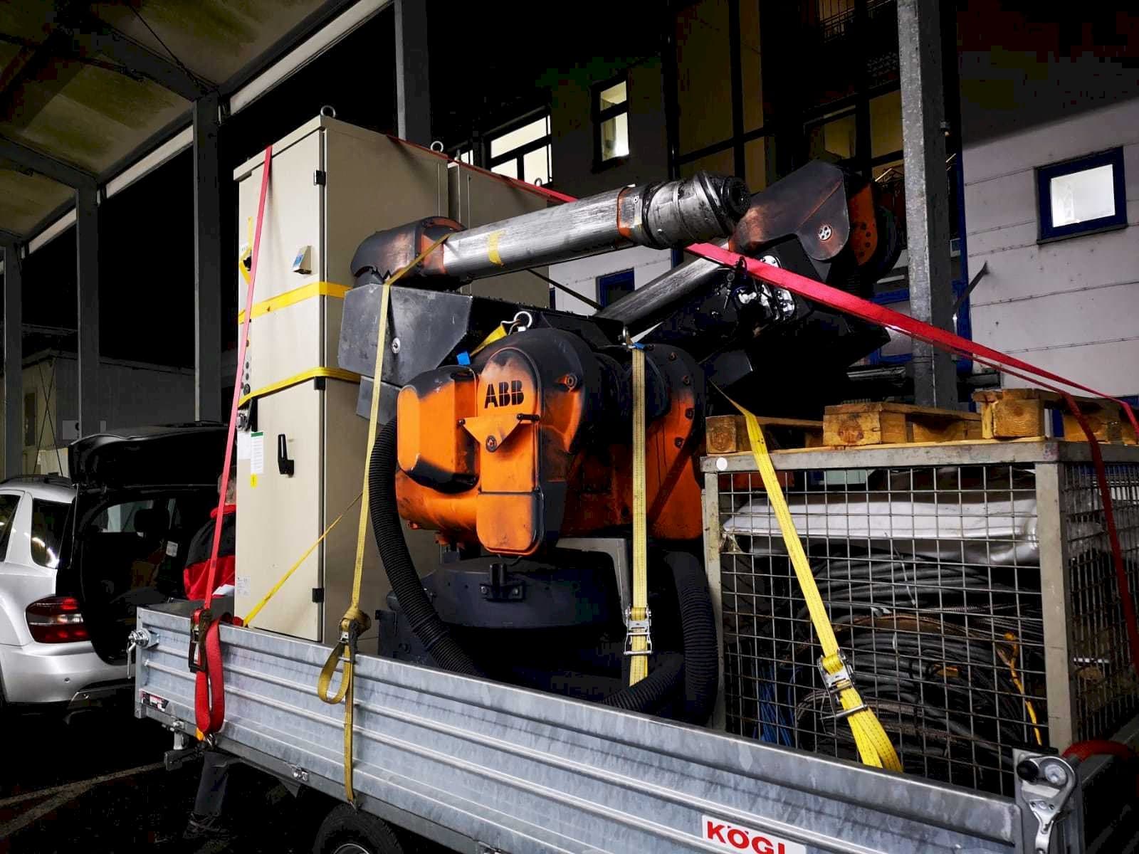 Front view of ABB IRB 5400  machine