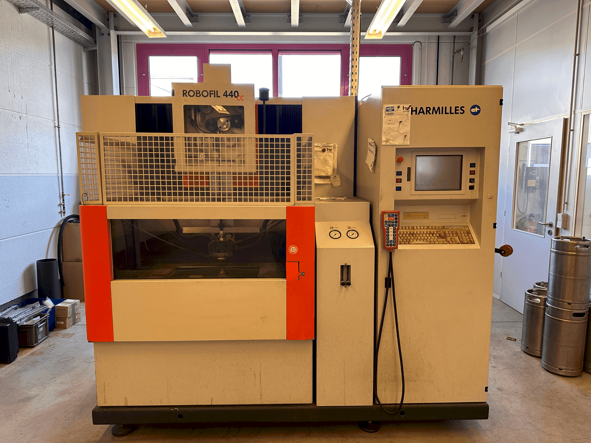 Front view of CHARMILLES Robofil 440 CC  machine