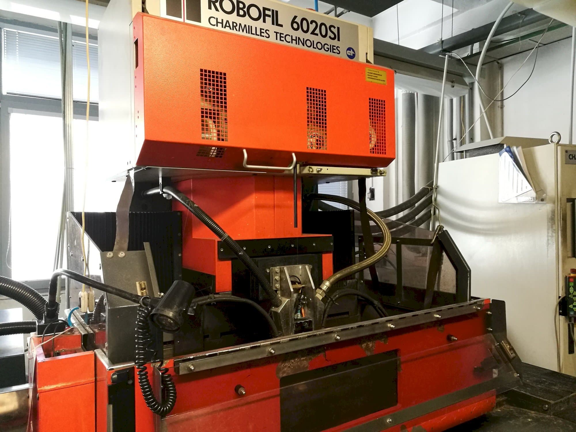 Front view of CHARMILLES Robofil 6020 SI  machine