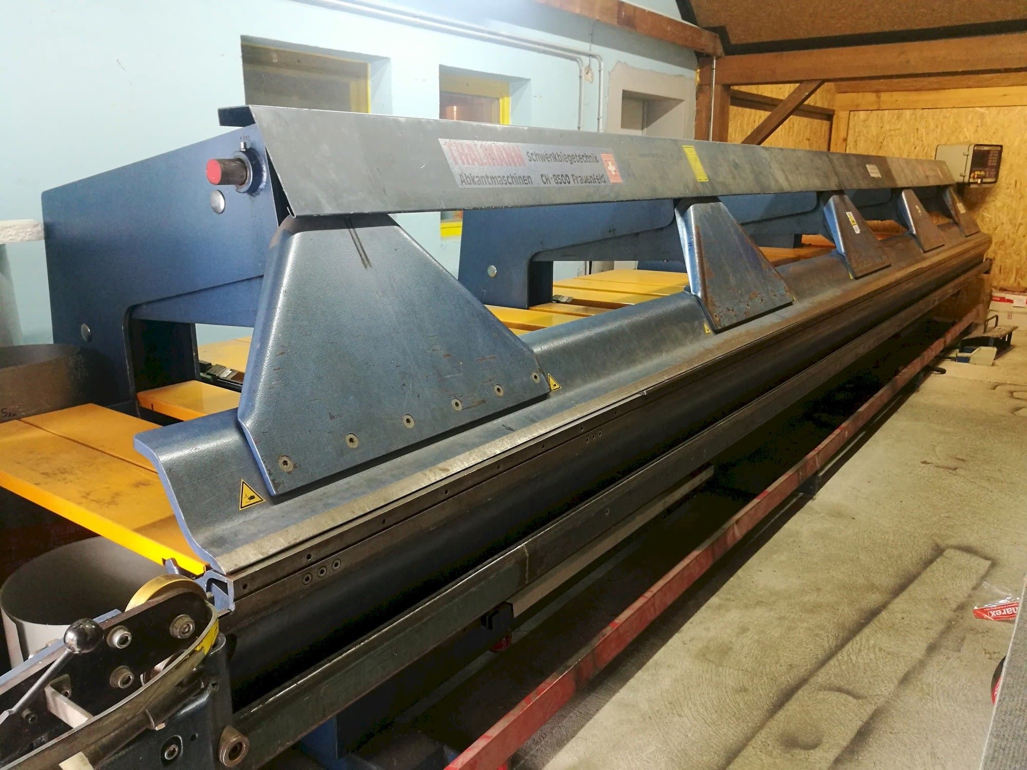 Front view of Thalmann Thako 15-8.2M  machine