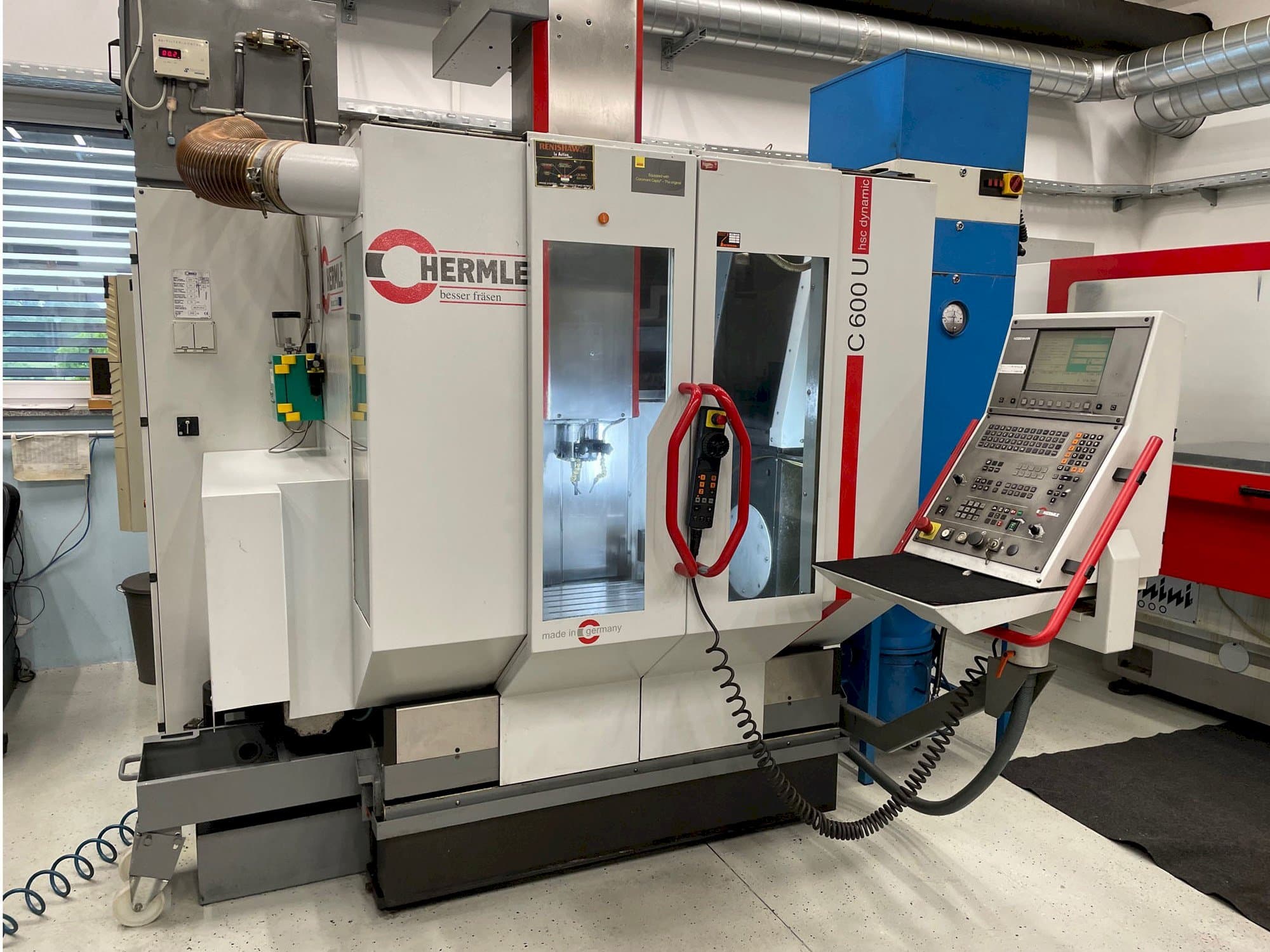 Front view of HERMLE C600U  machine