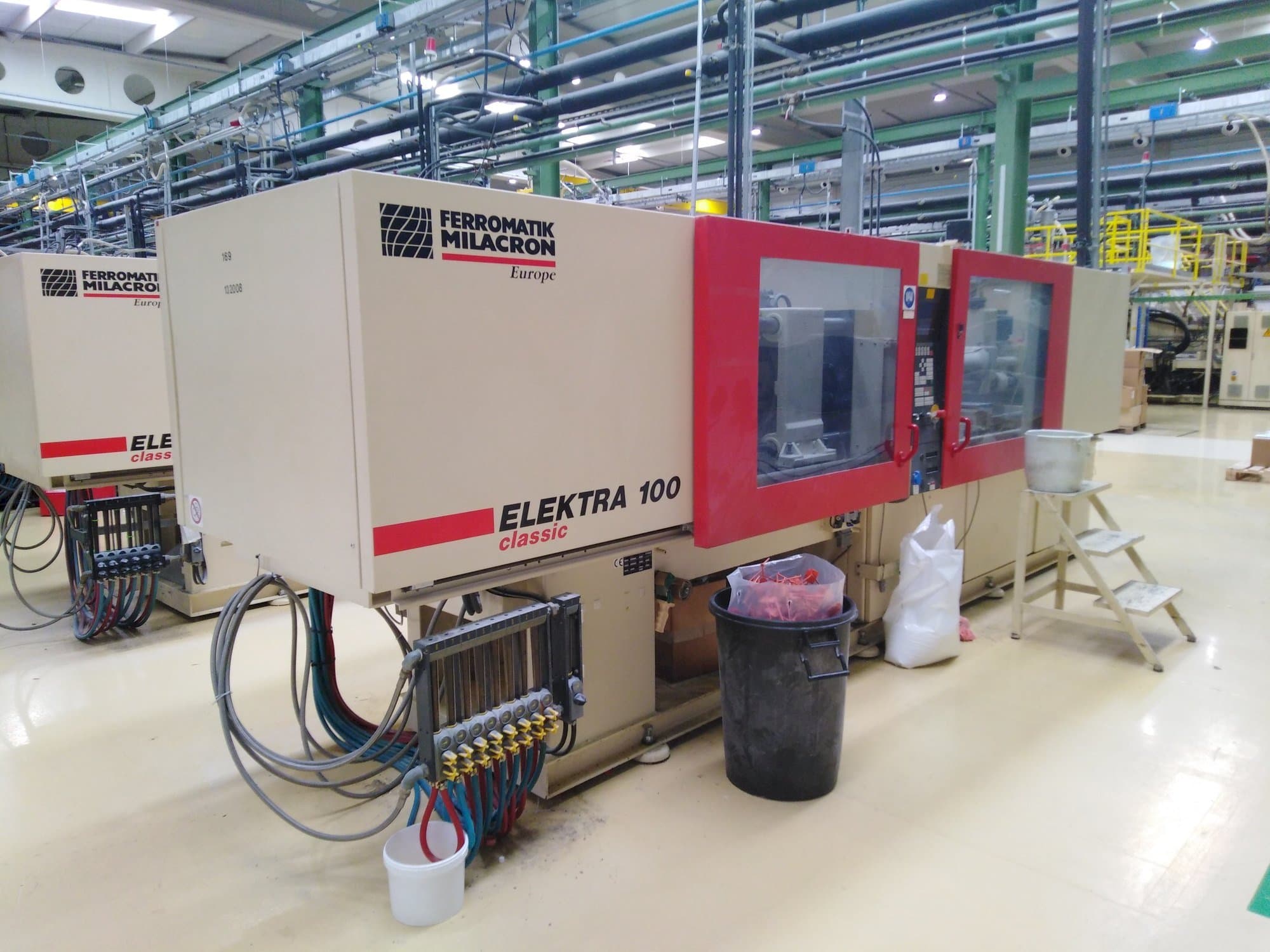 Front view of Ferromatik Electra 100  machine