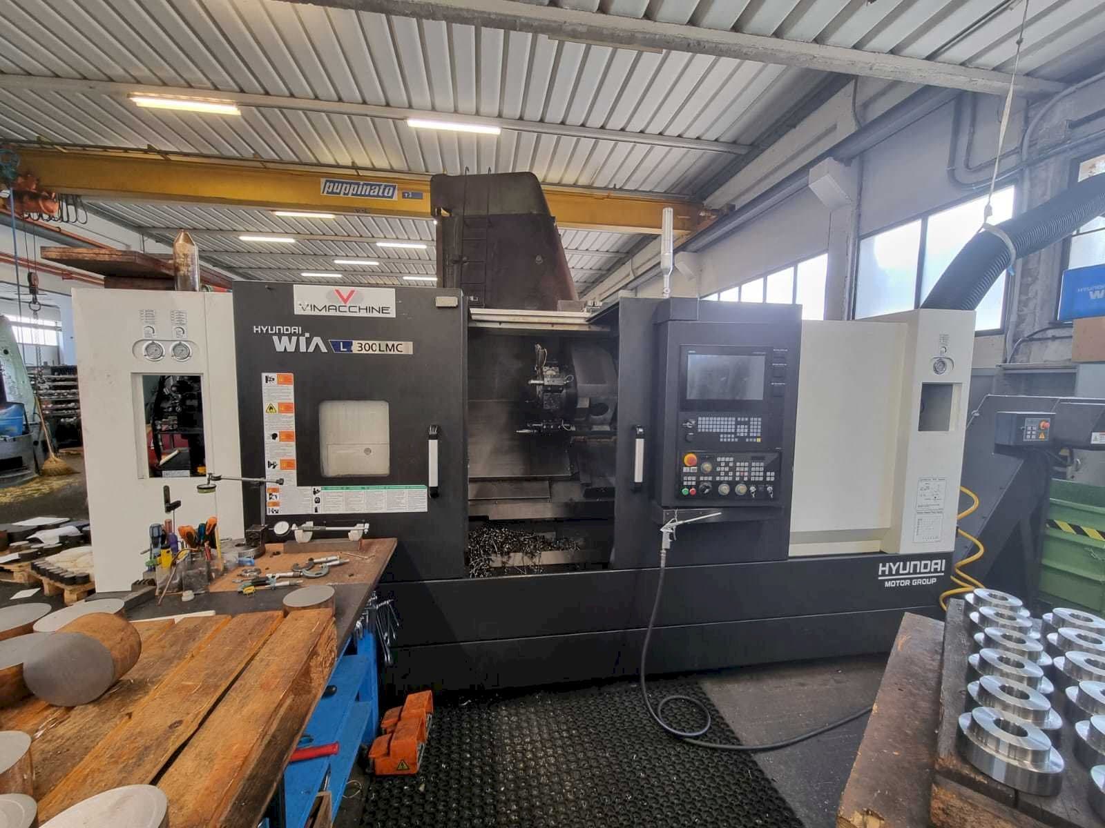 Front view of Hyundai Wia L300 LMC  machine