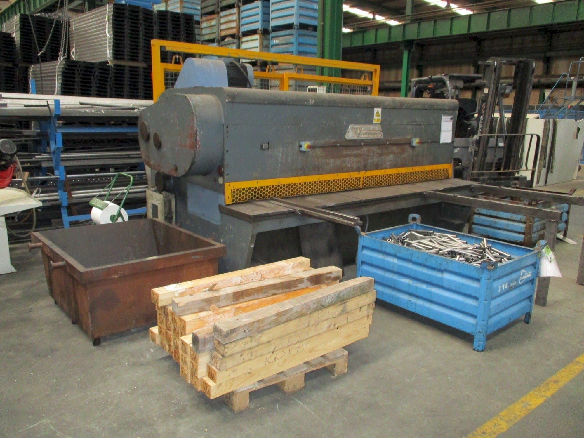 Front view of Taci AC-10/30  machine