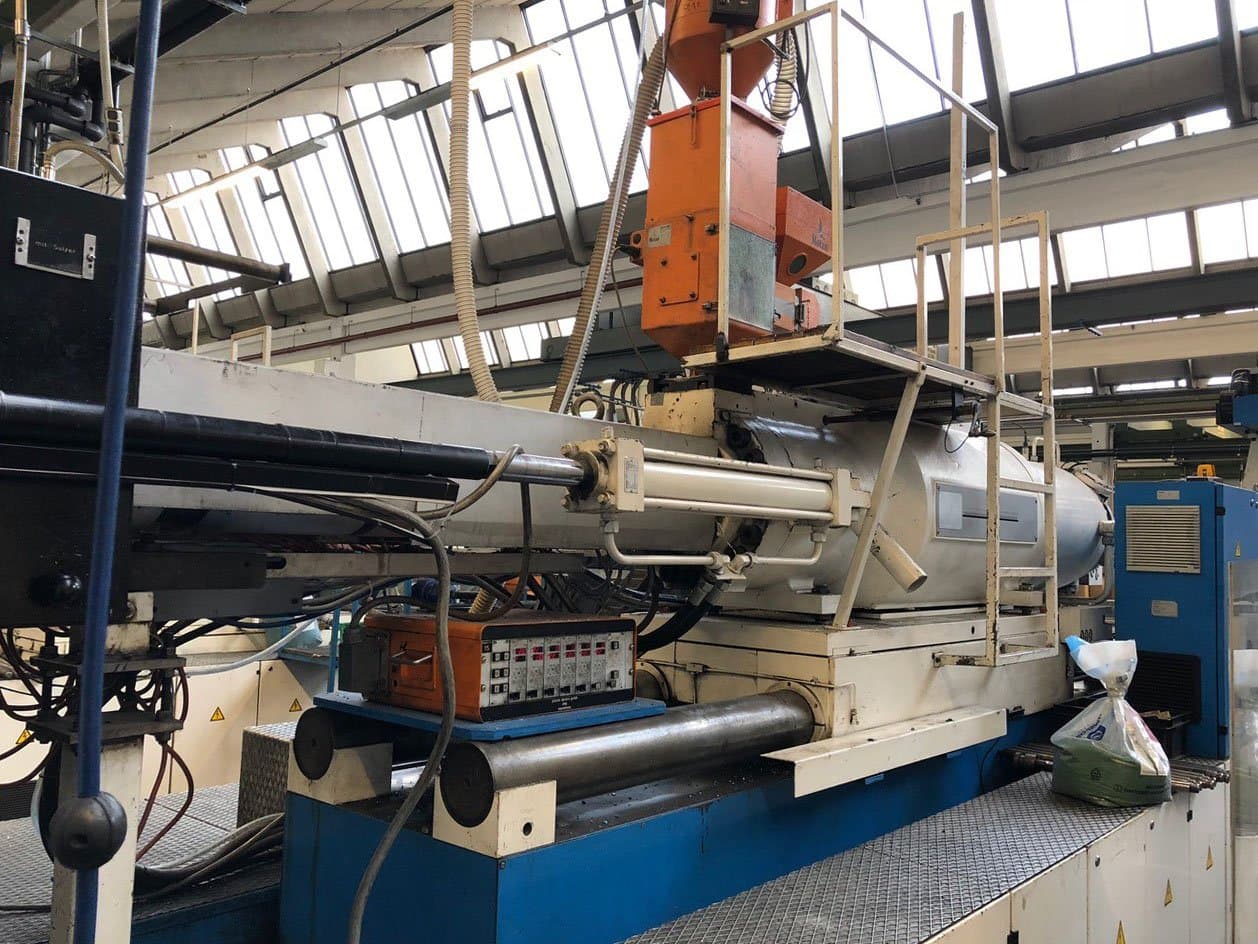 Working room of ENGEL ES 7000/800 Machine