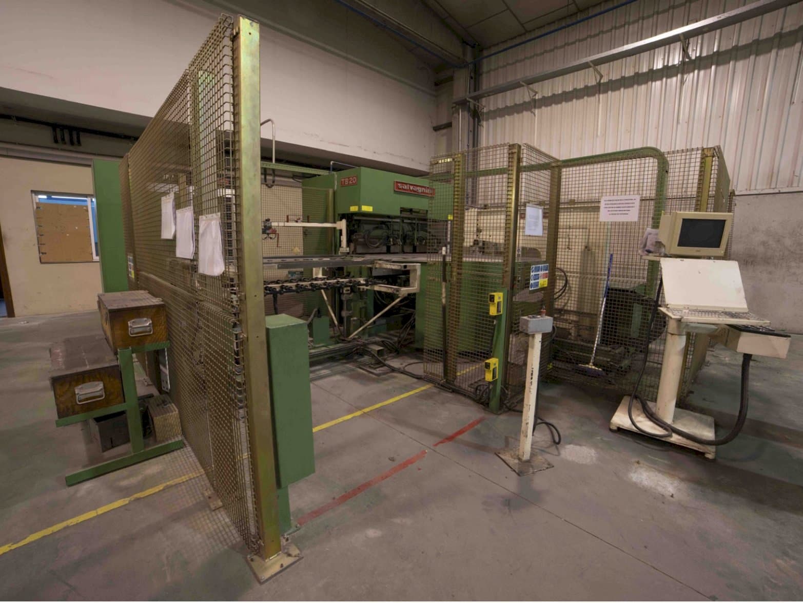 Front view of Salvagnini TB20  machine