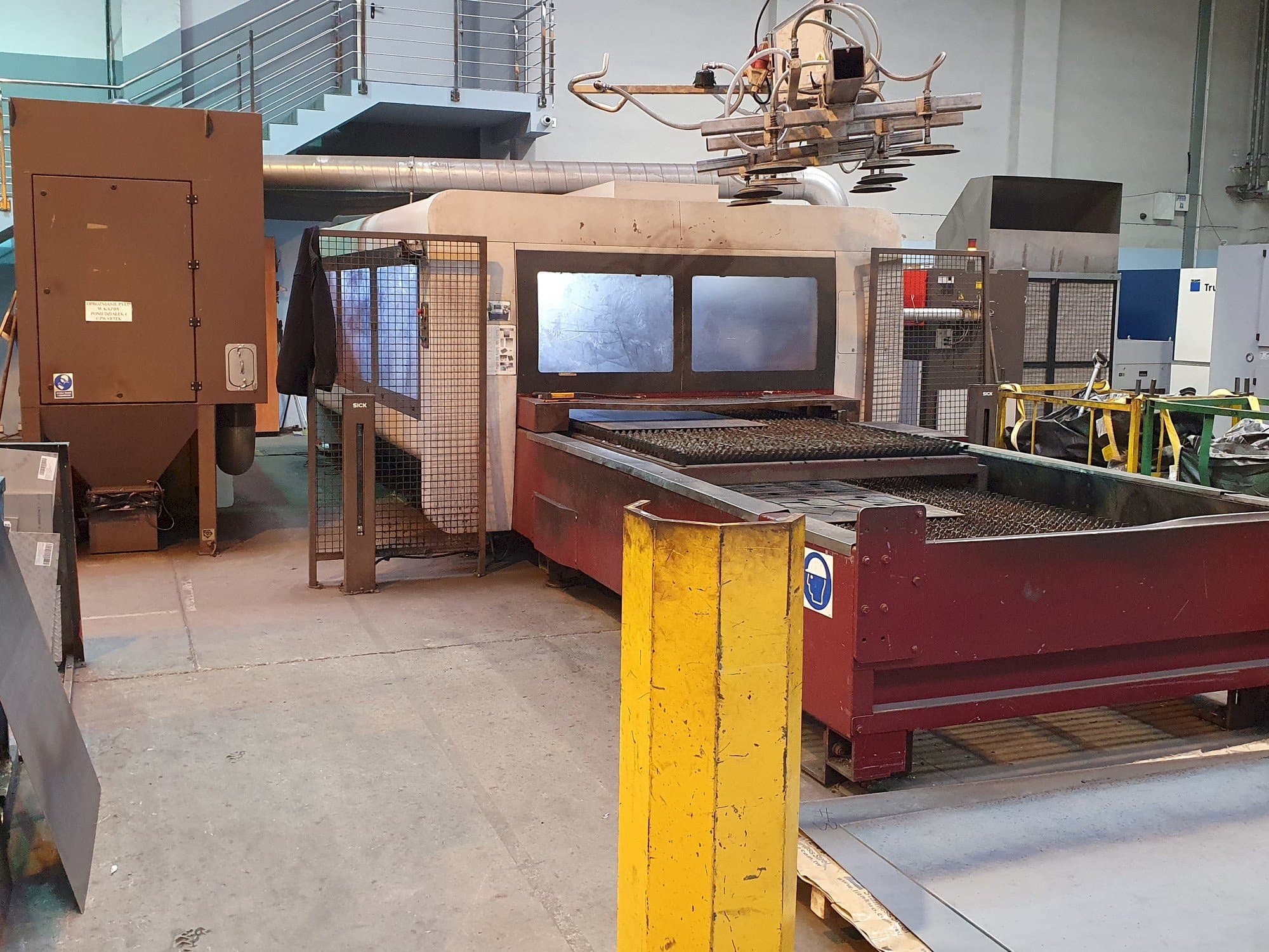 Left side view of Bystronic BySprint Pro 3015  machine