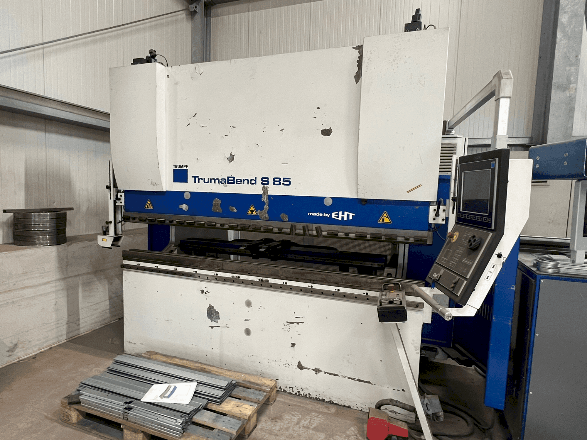 Front view of TRUMPF TrumaBend S 85 - 25  machine