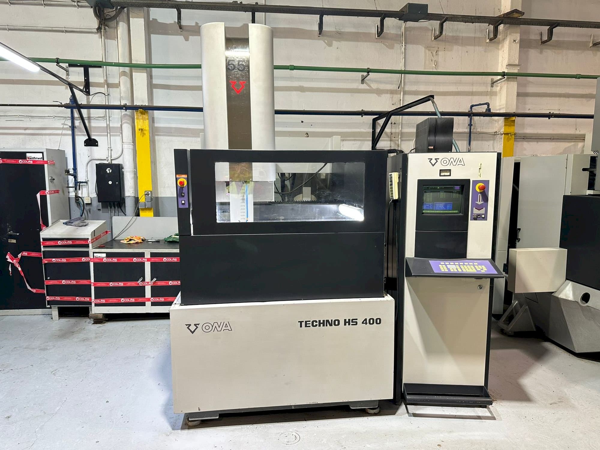 Front view of ONA HS 400  machine