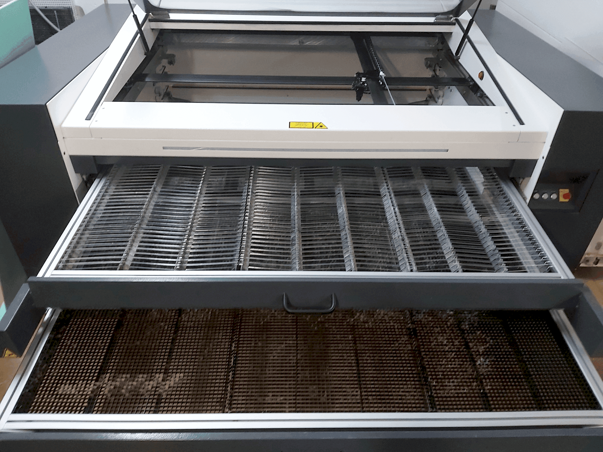 Front view of SEI SPA X-Type 1610  machine