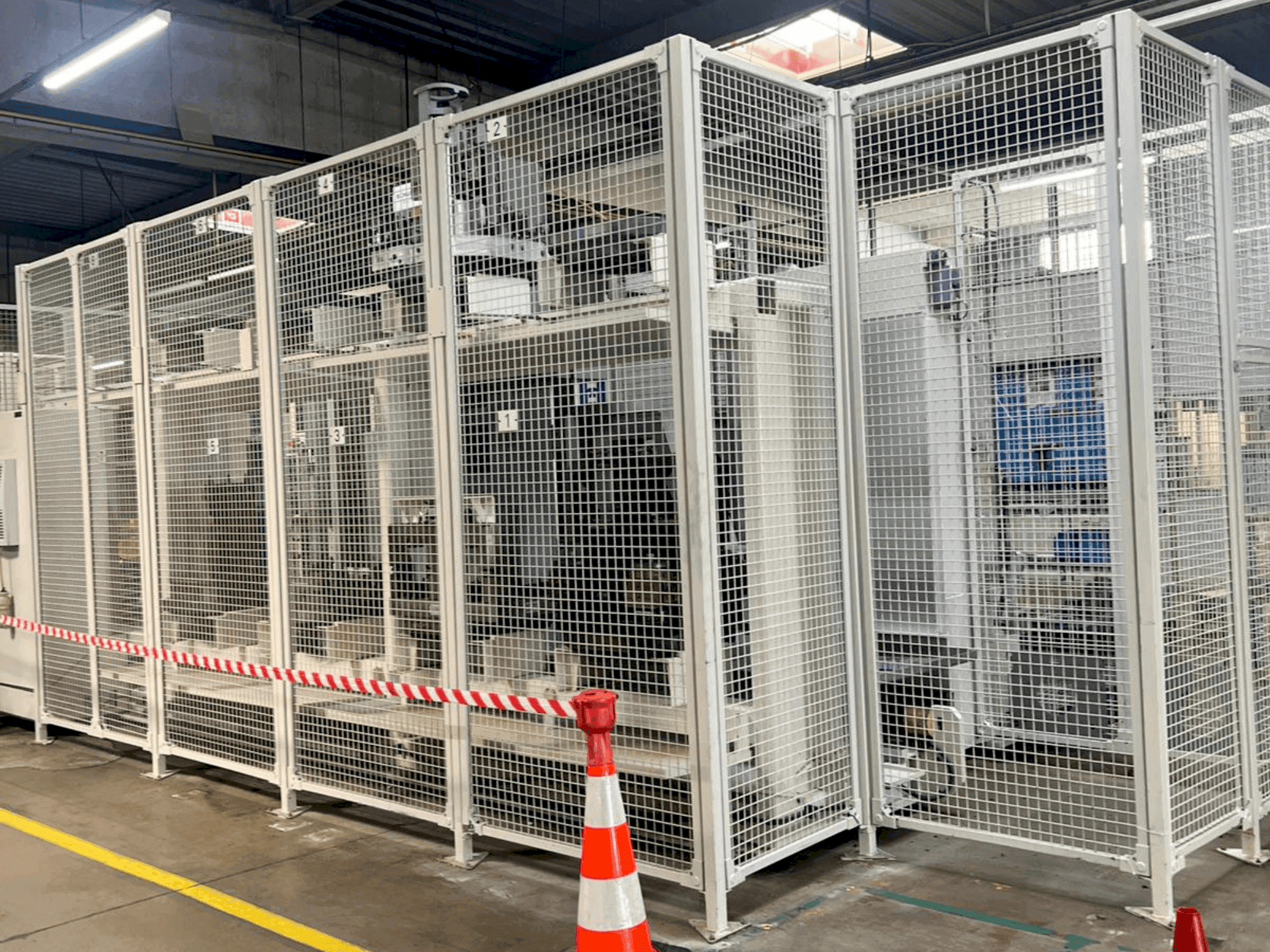 Front view of HELLER MCH 250  machine