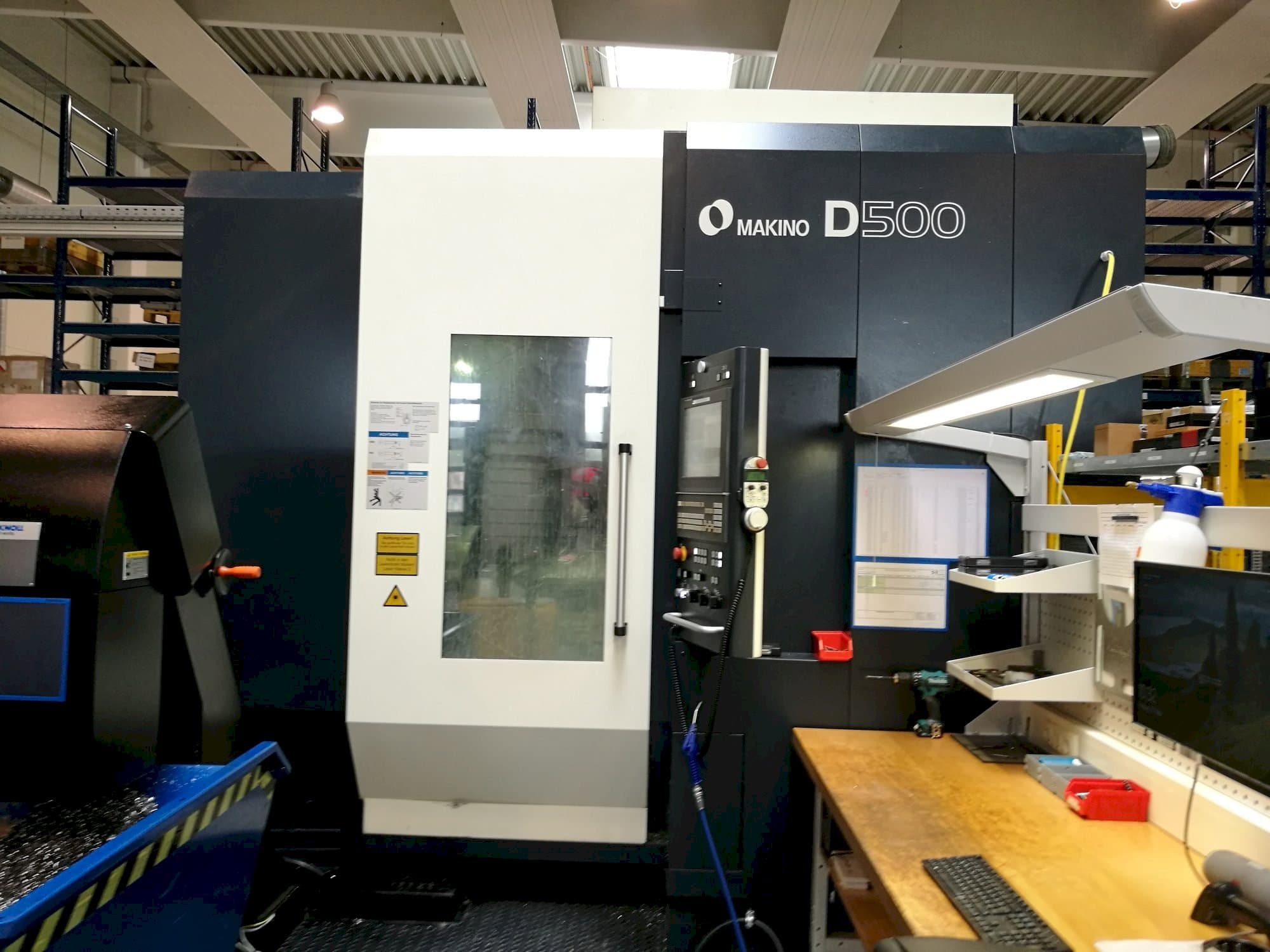 Front view of Makino D500  machine