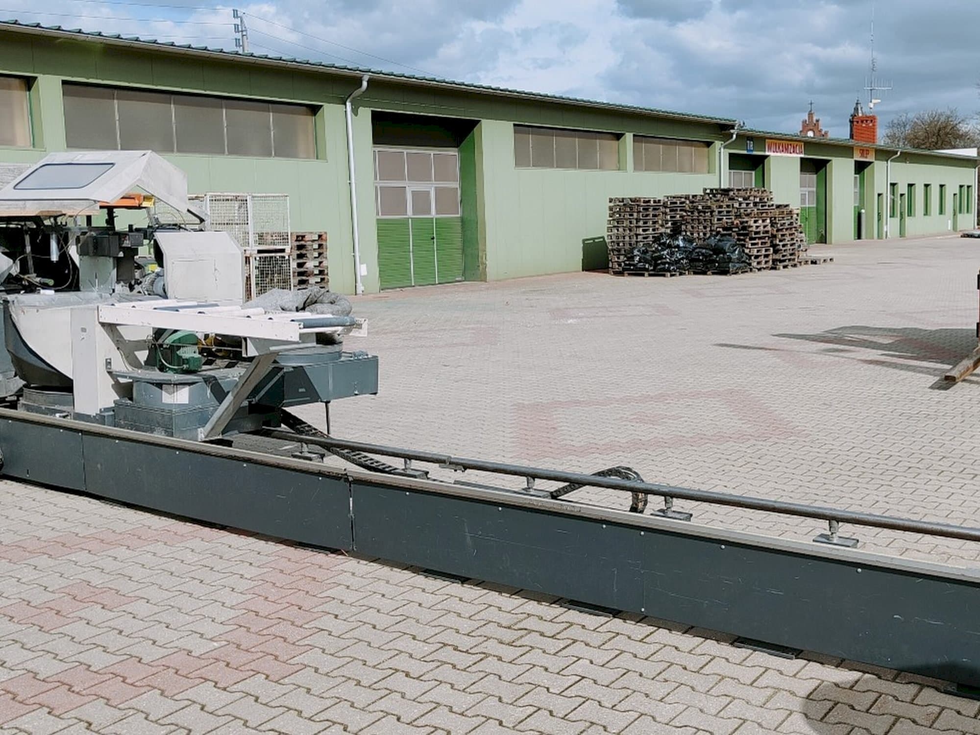 Front view of Elumatec DG 244/2  machine