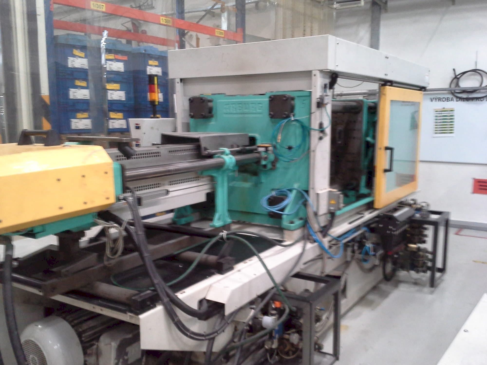 Front view of Arburg 570C 2000-675  machine