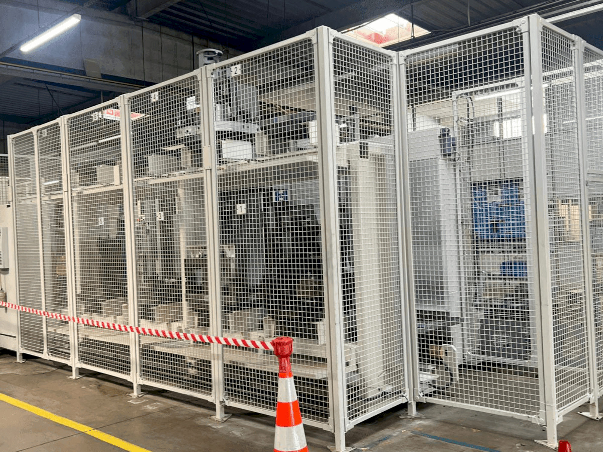 Front view of HELLER MCH 250  machine