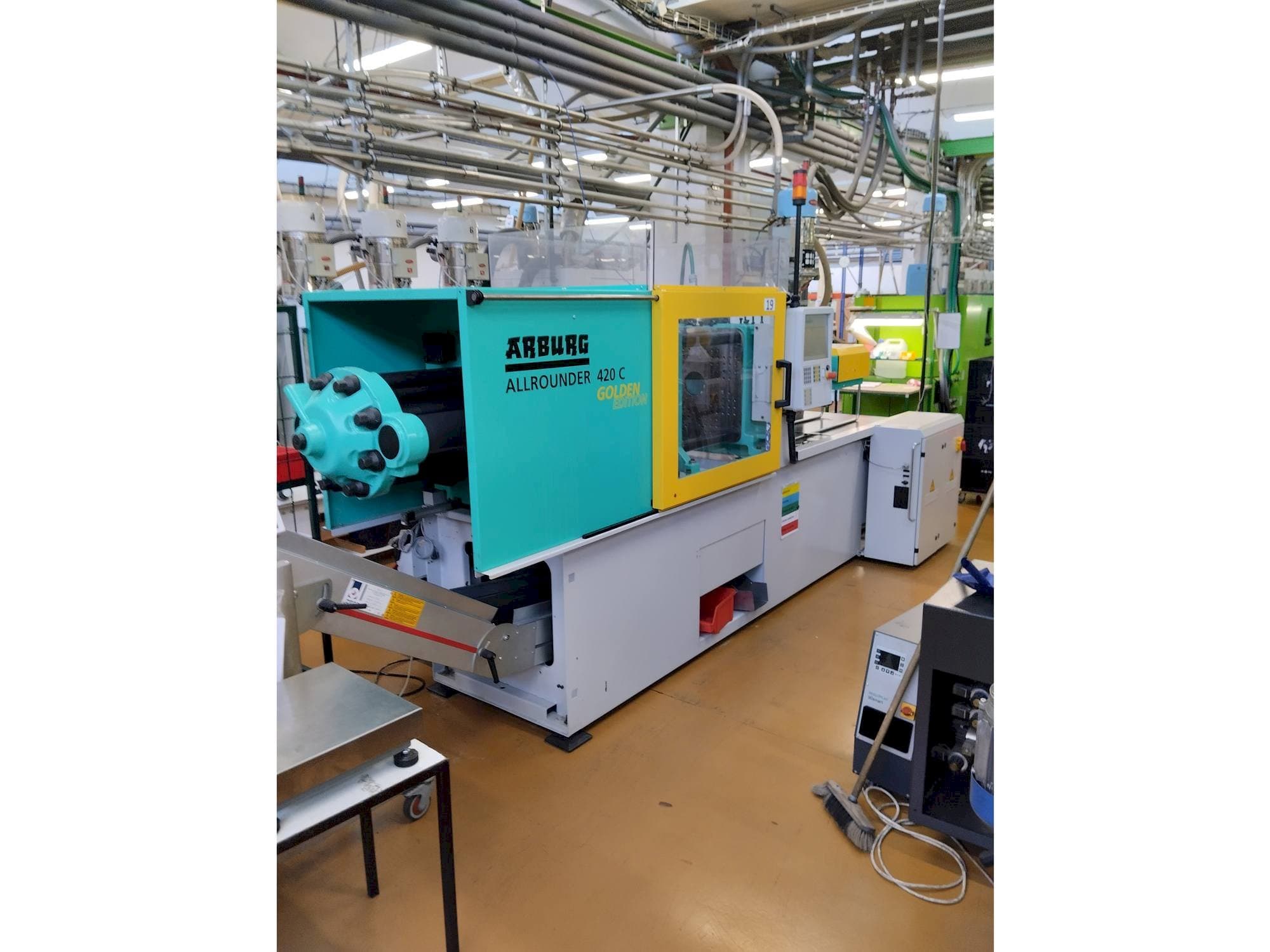 Front view of Arburg Allrounder 420 C 1000-290  machine