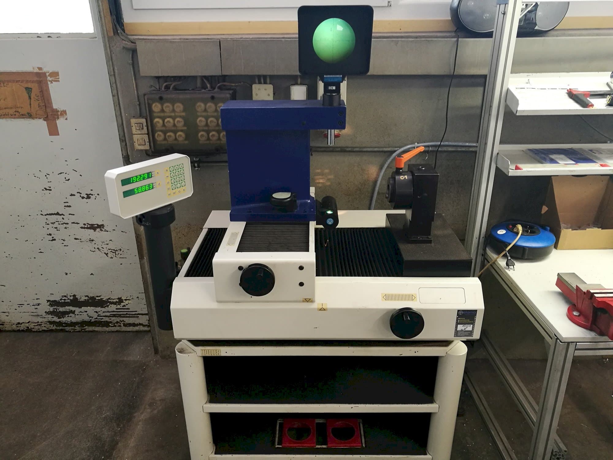 Front view of Zoller H420  machine