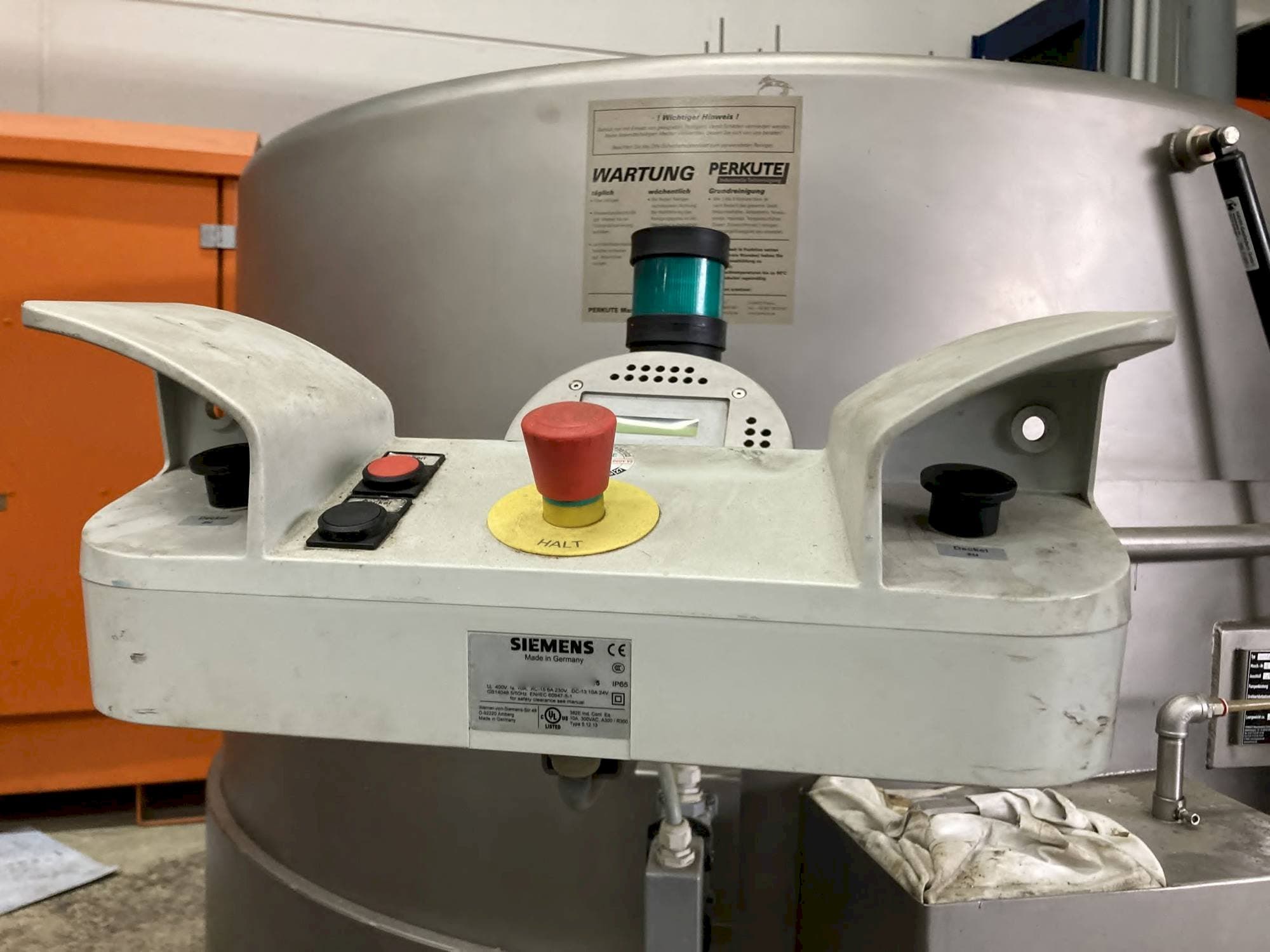 Left view of PERKUTE SP 160  machine