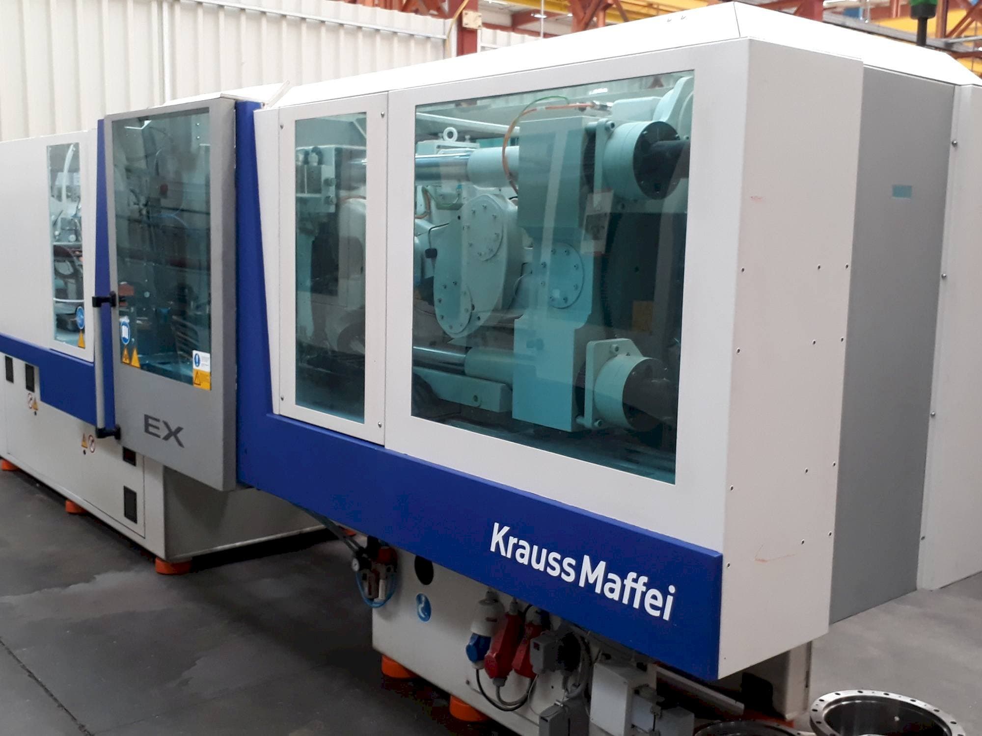 Front view of Krauss Maffei 160-750 EX  machine