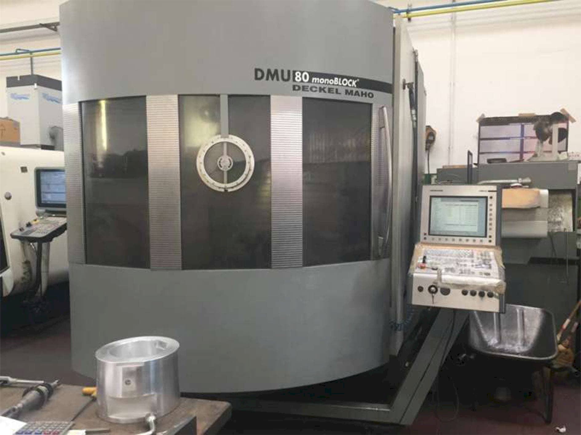Front view of DECKEL MAHO DMU 80 monoblock  machine