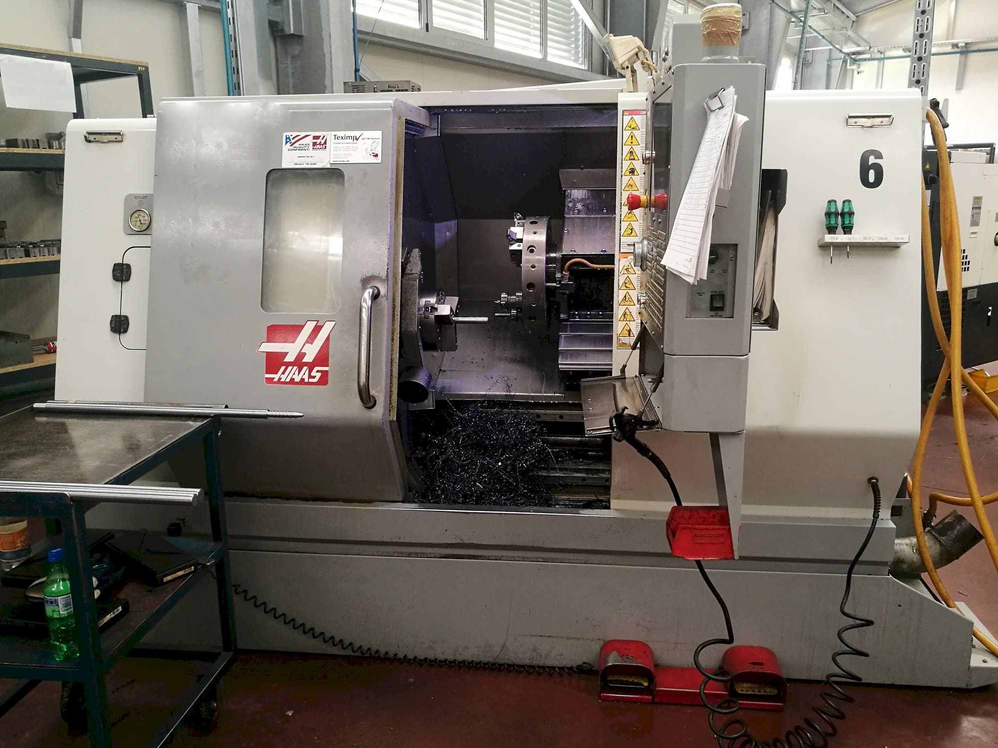 Front view of HAAS SL-20THE  machine