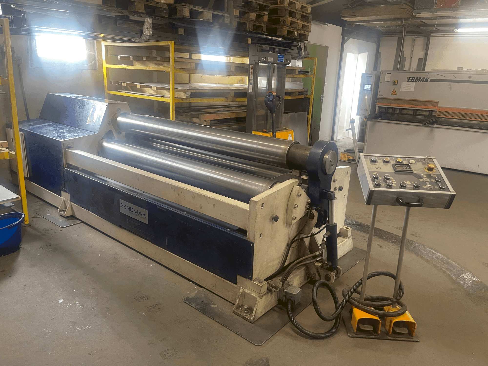 Front view of BENDMAK CY3R-HS 20/08  machine