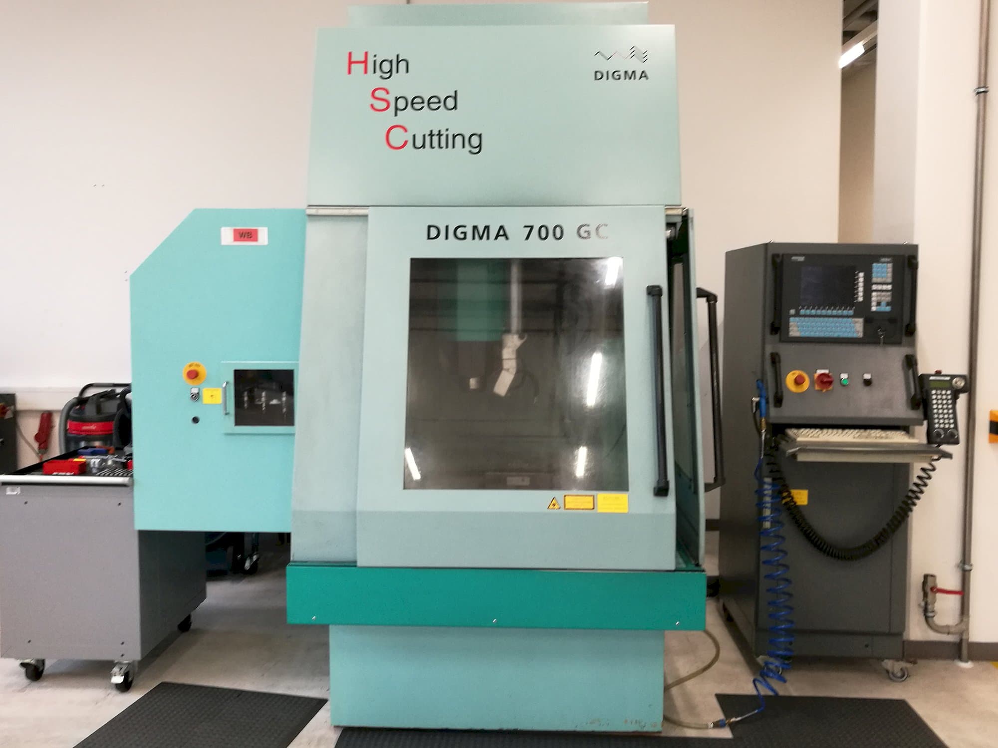 Front view of DIGMA 700 GC Machine