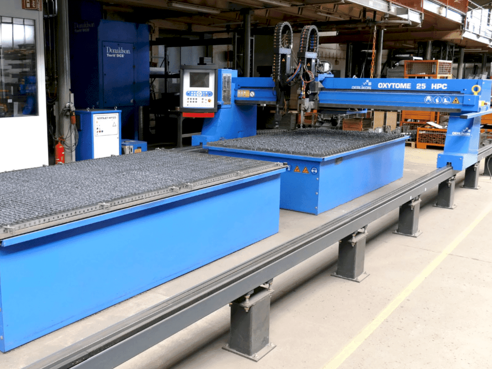 Front view of Oerlikon Oxytome 25 HPC  machine