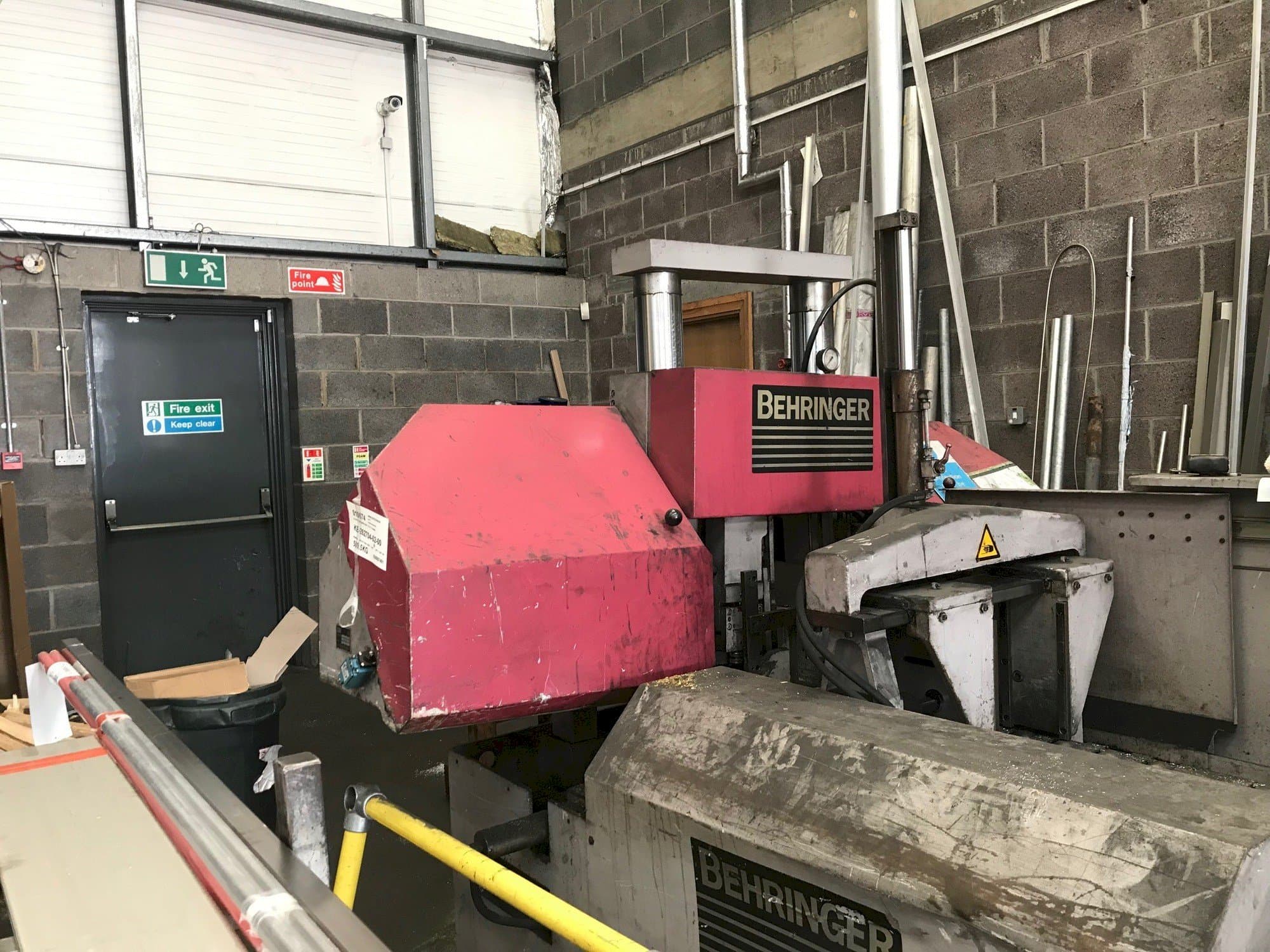 Front view of Behringer HBP303A  machine