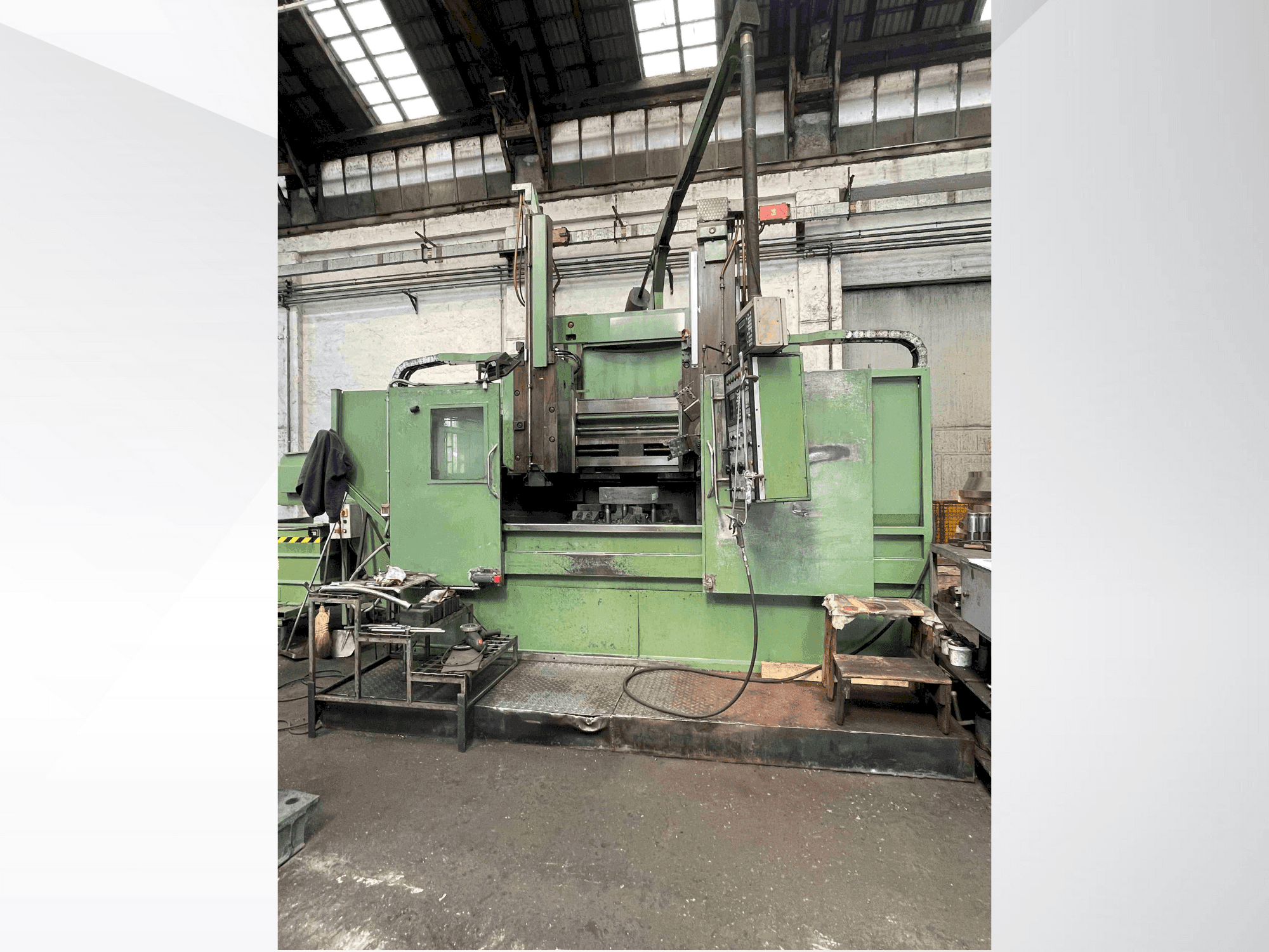 Front view of MORANDO VS 12  machine