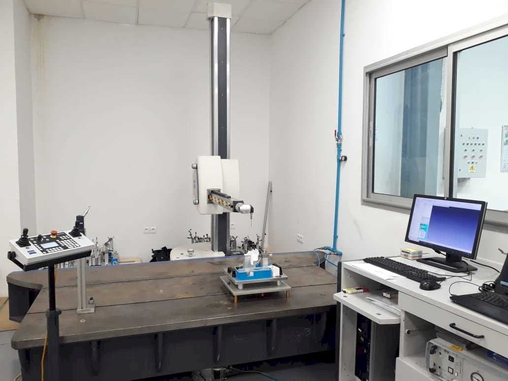 Front view of ZEISS Carmet CNC  machine
