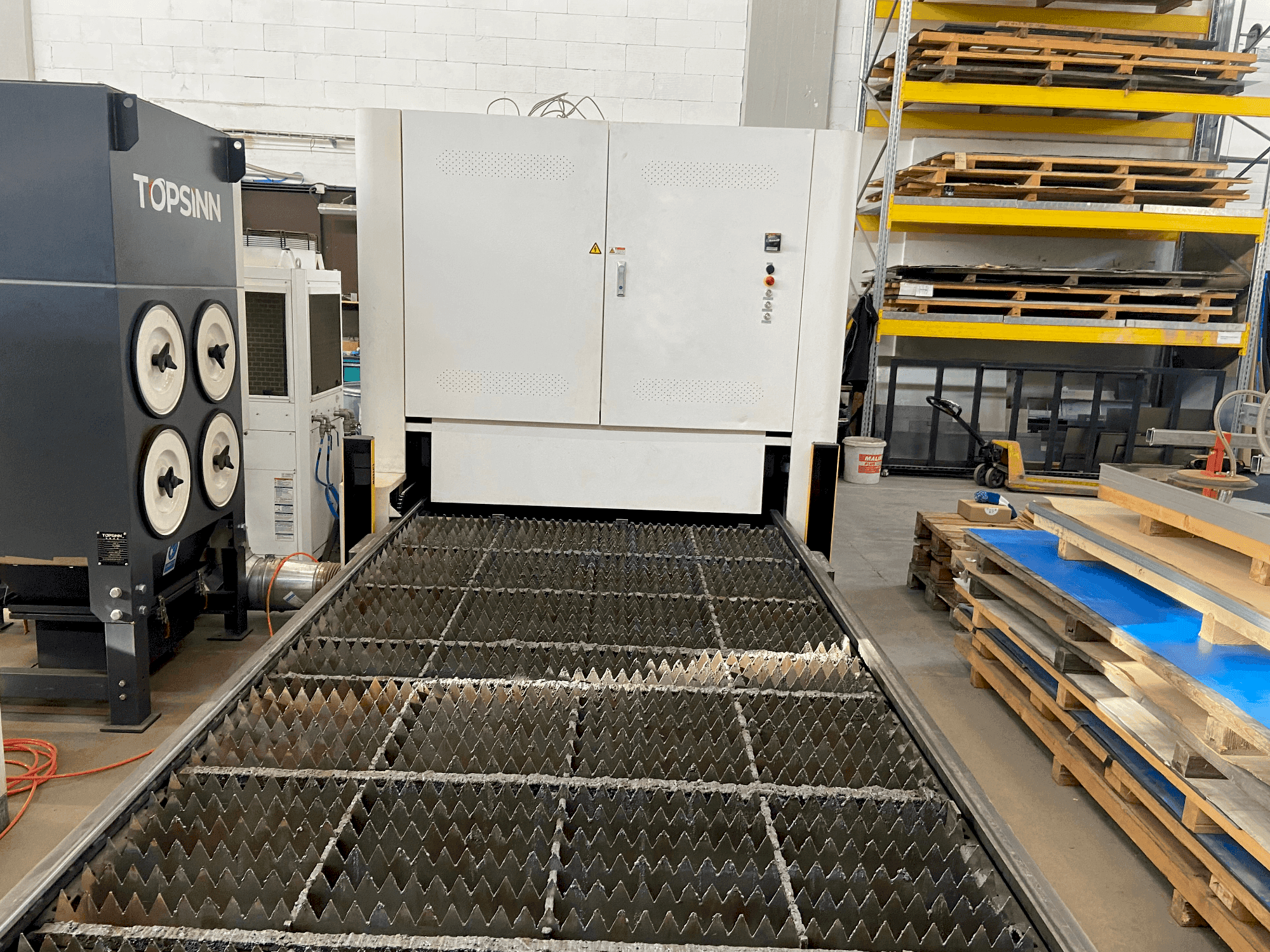 Front view of Bodor C3  machine