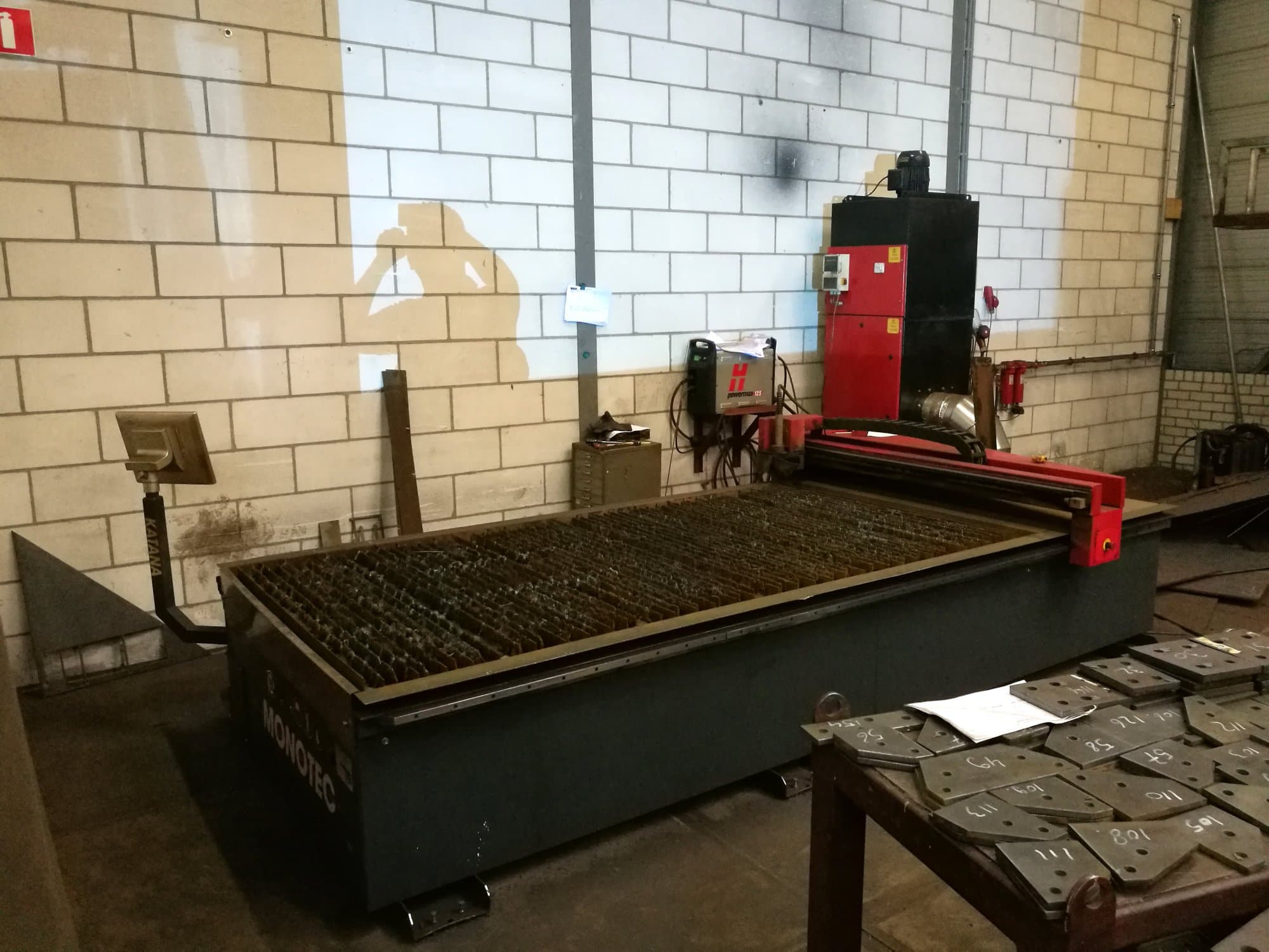 Left view of KOIKE MONOTEC Machine