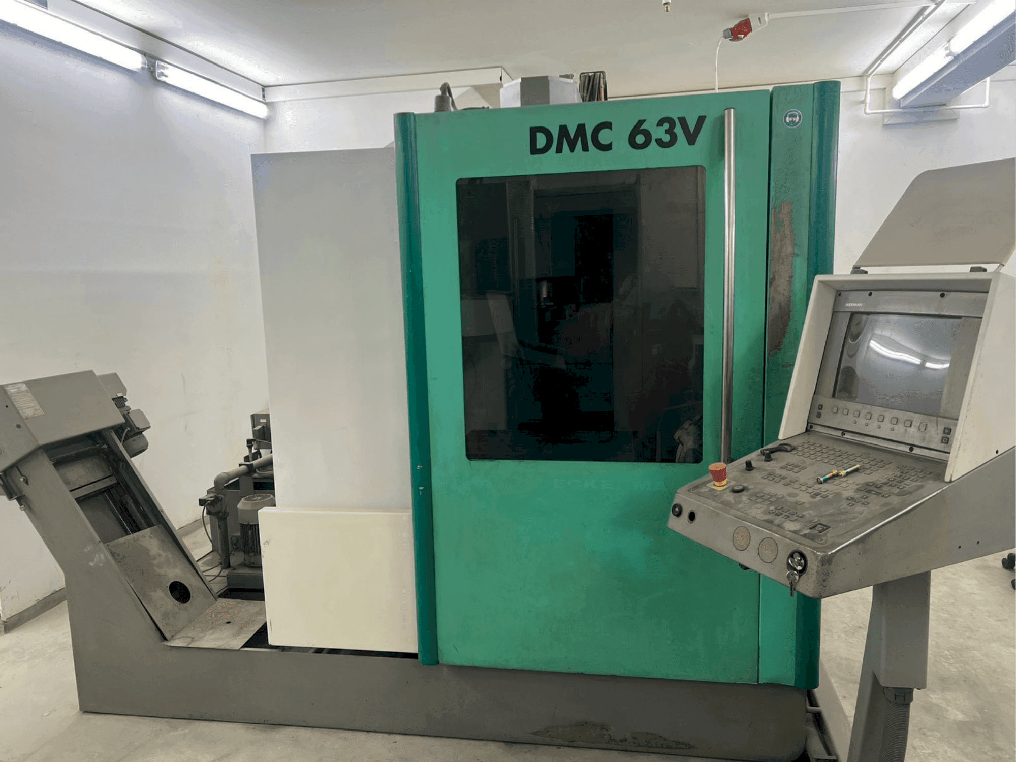 Front view of DECKEL MAHO DMC 63V  machine