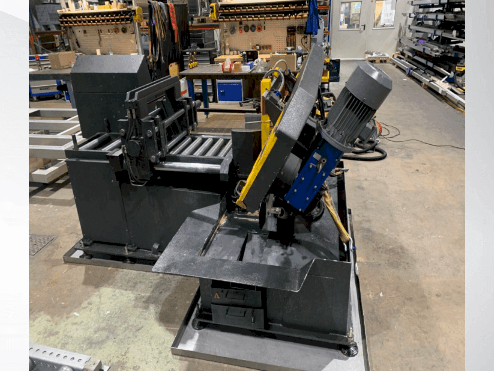 Front view of BEKA-MAK BMSO 320 GH  machine