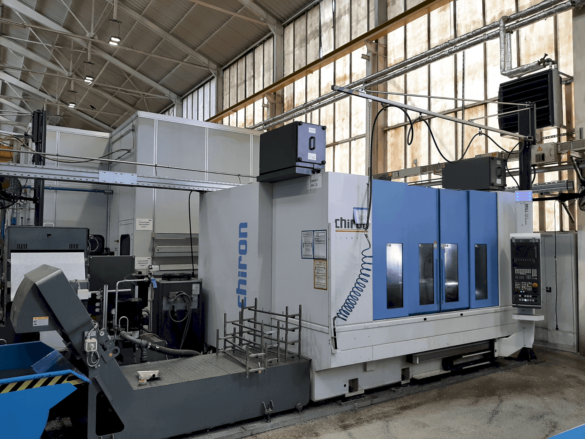 Front view of CHIRON Mill 2000 High Dynamics (2018)  machine