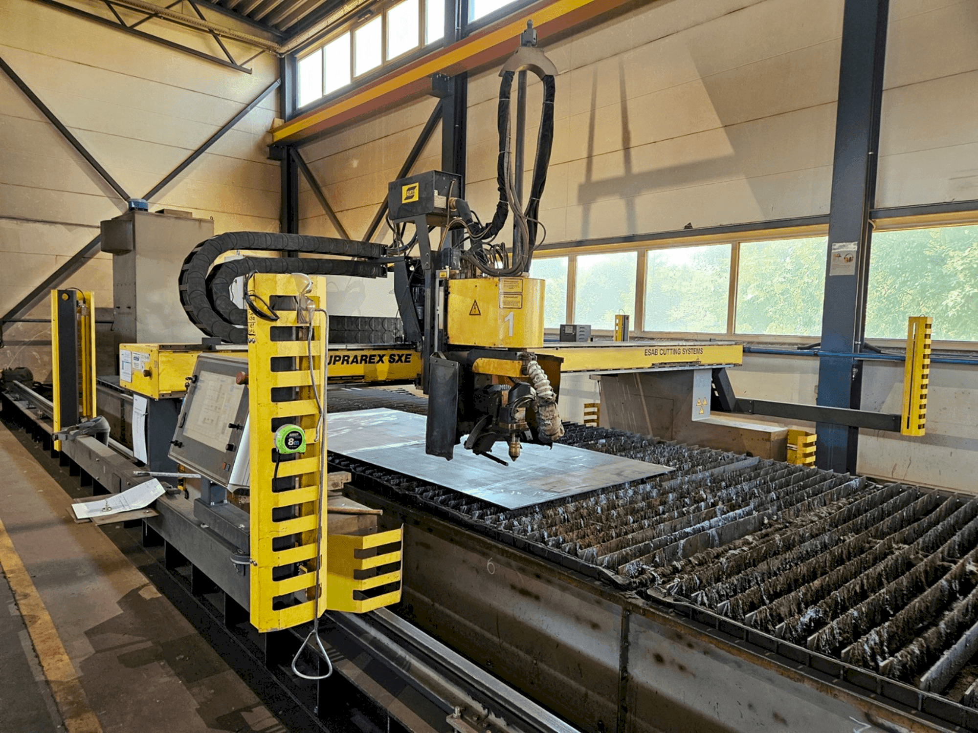 Front view of ESAB Suprarex SXE HD 4000 230 V  machine