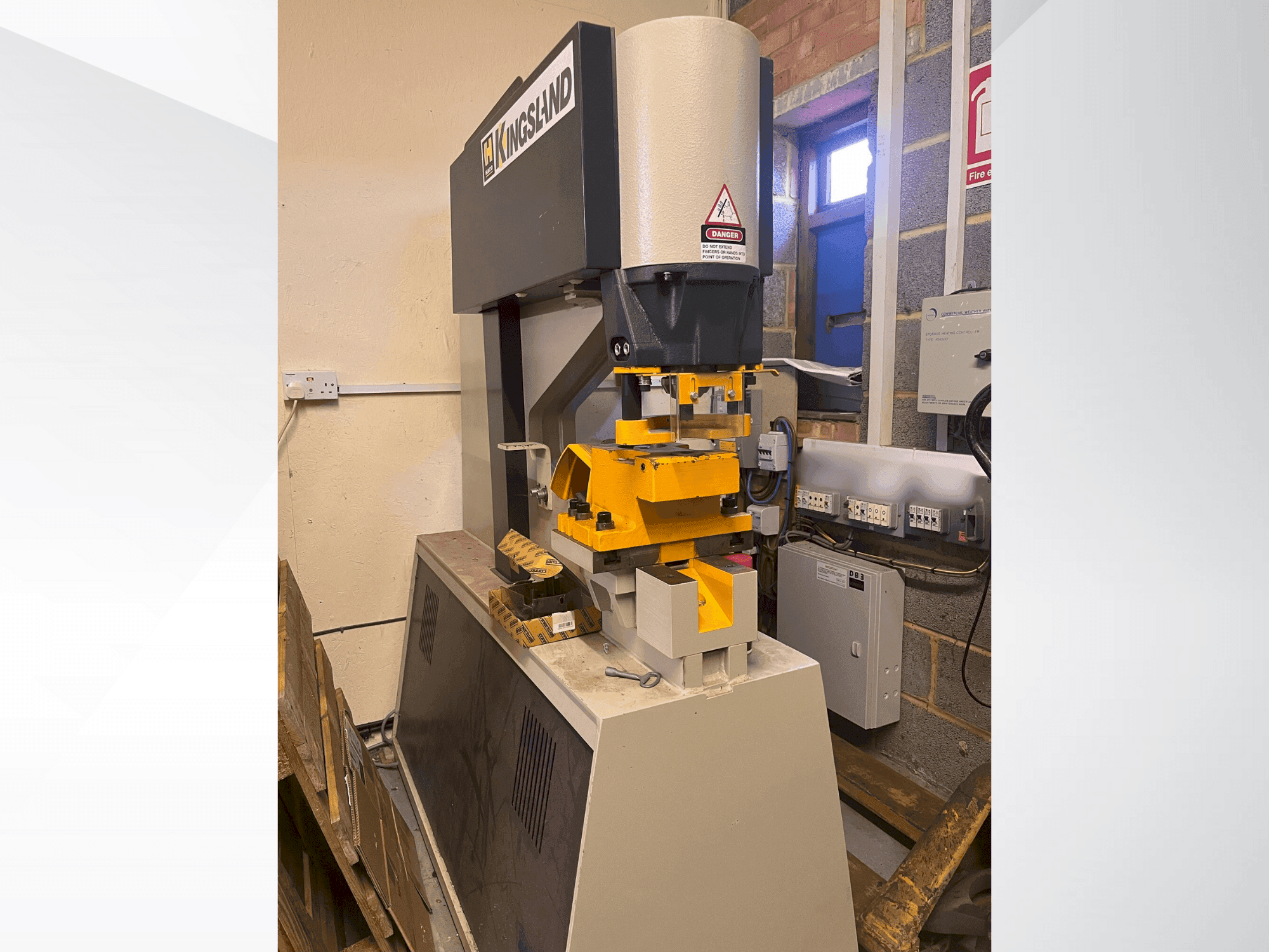 Front view of HACO Kingsland 60p  machine