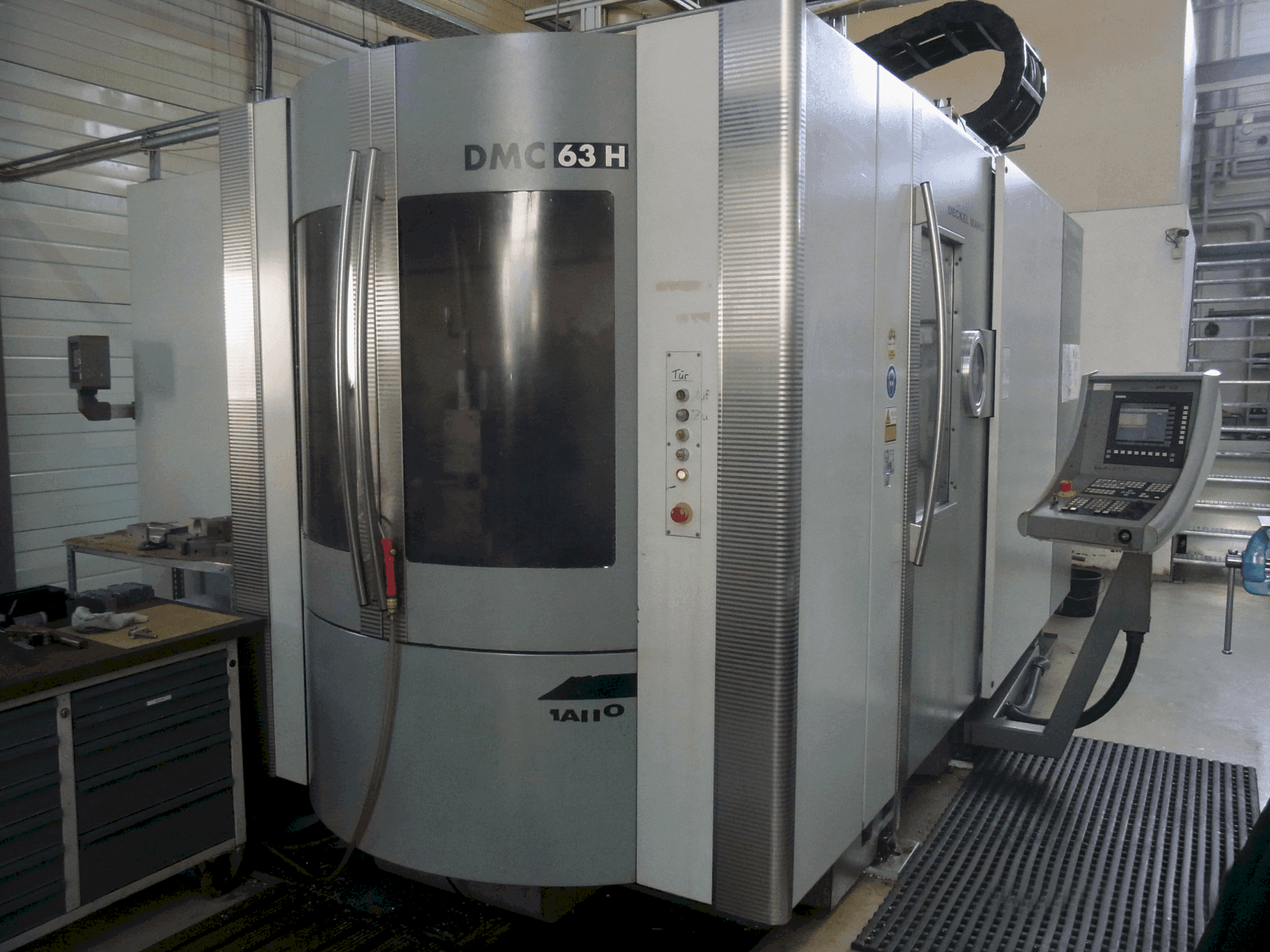 Front view of DECKEL MAHO DMC 63 H  machine