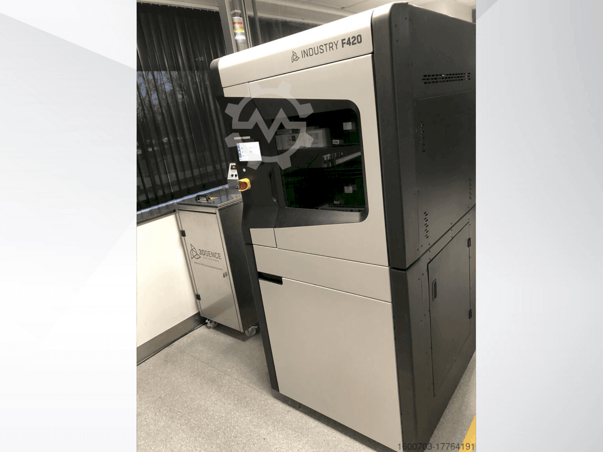 Front view of 3DGENCE Industry F420  machine
