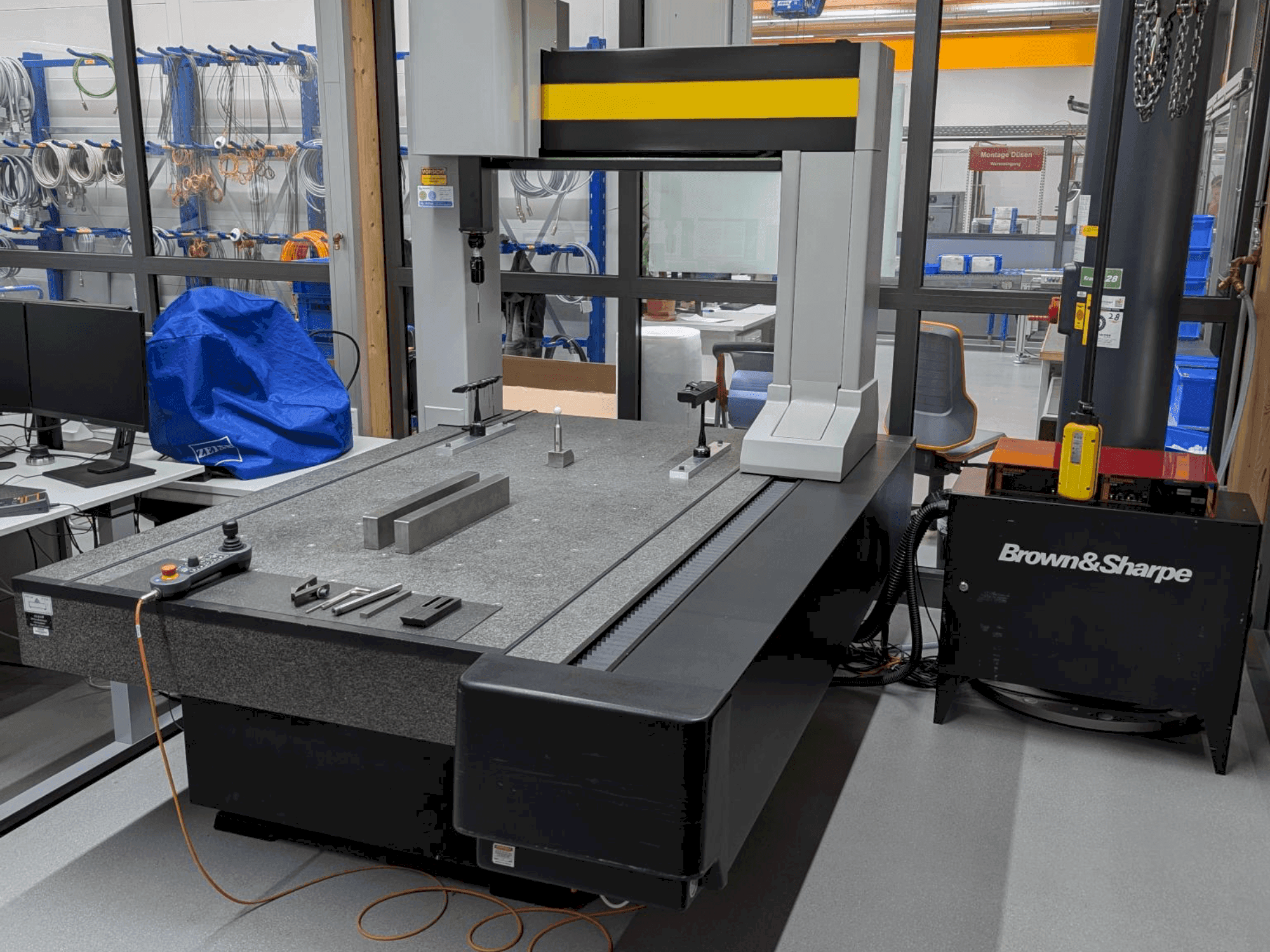 Front view of BROWN & SHARPE Chameleon  machine