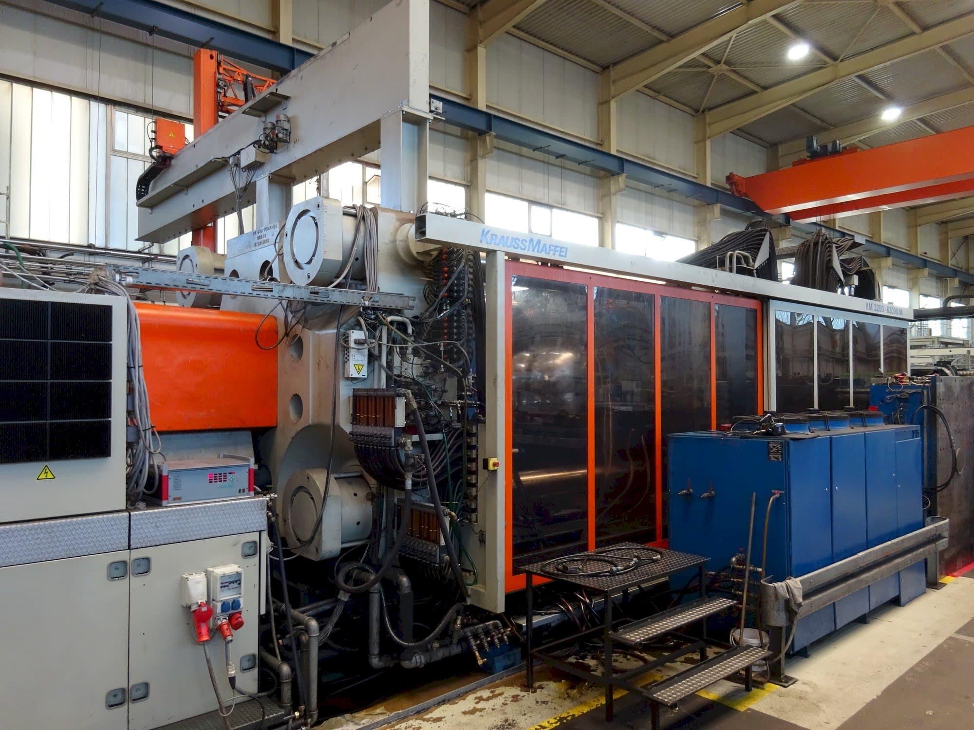 Front view of Krauss Maffei 3200-62000 M  machine
