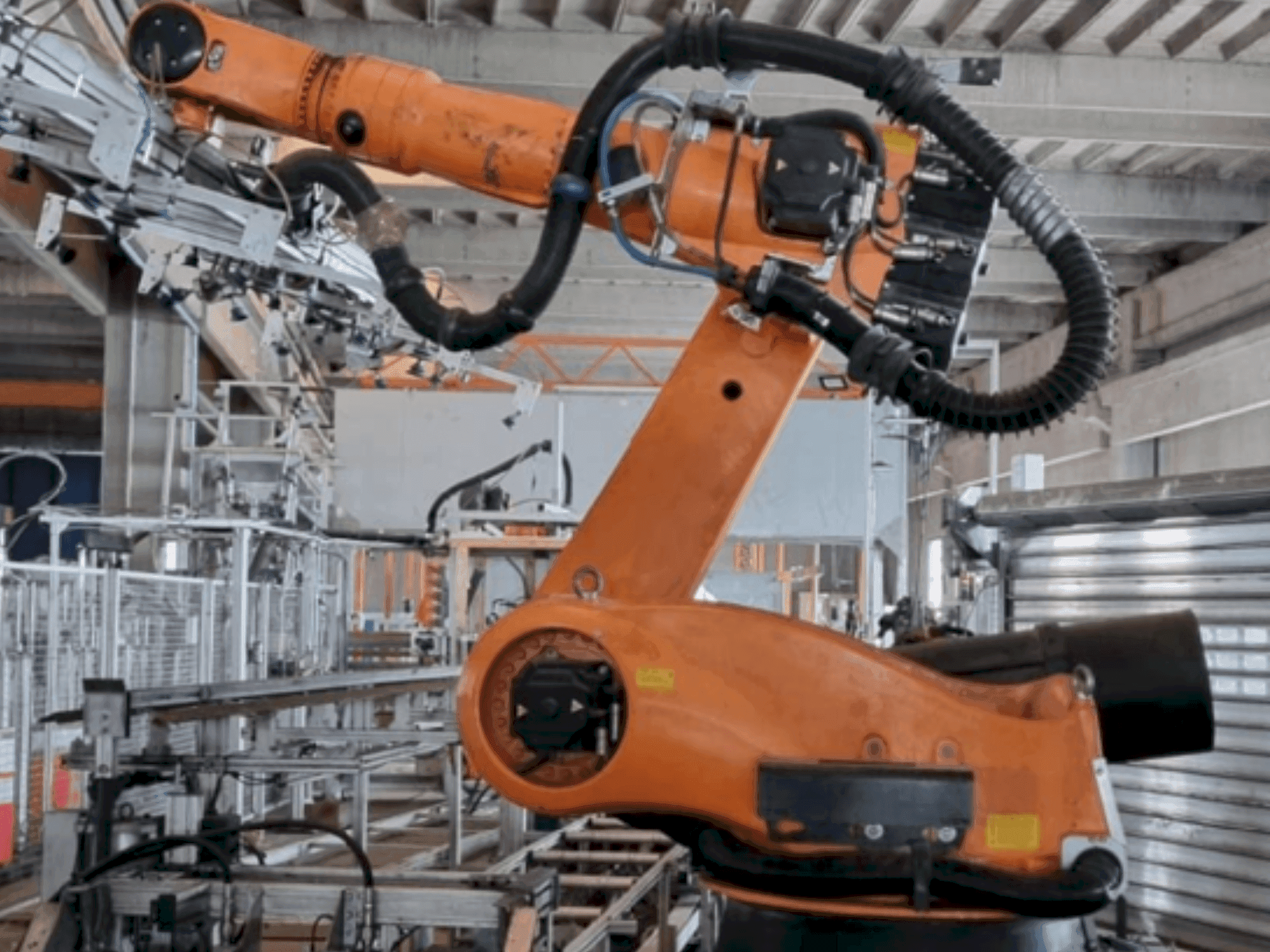Front view of KUKA KR 210 L150-2  machine