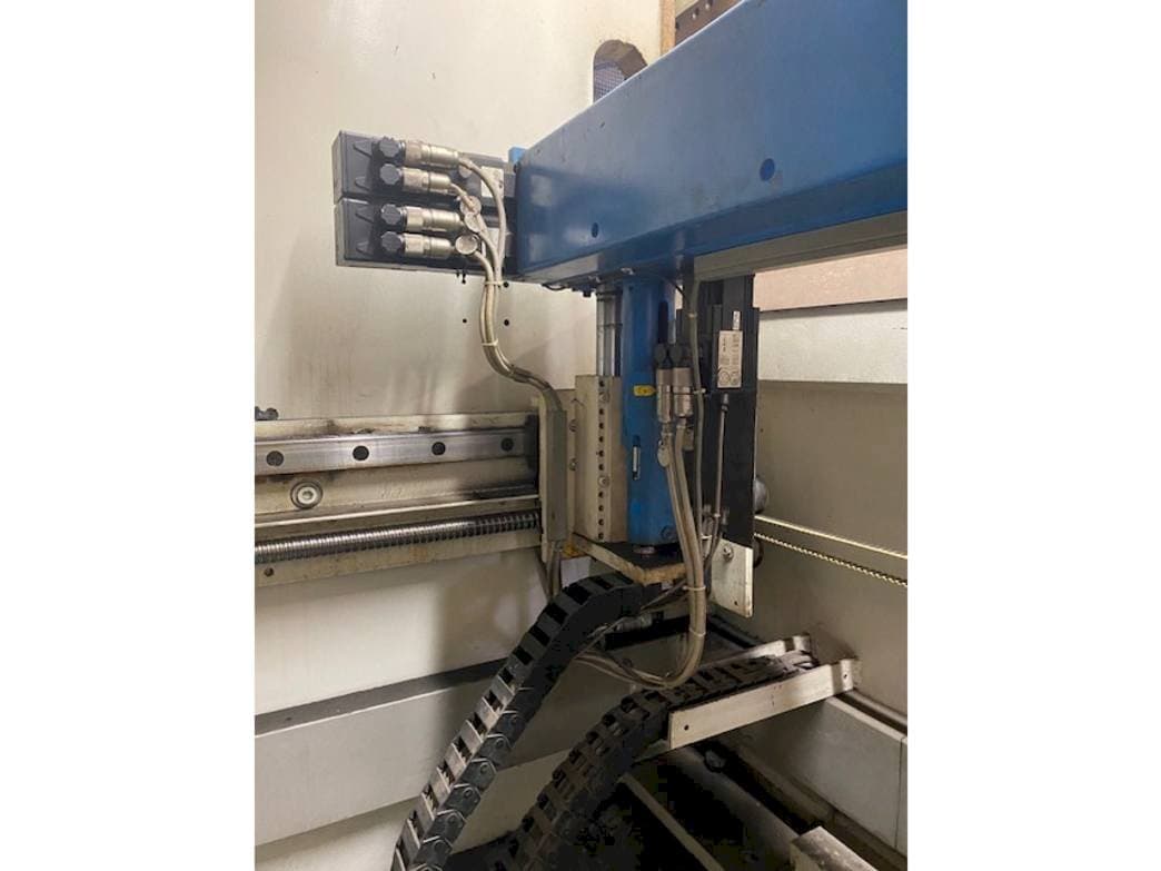 Front view of EHT VarioPress 225-30  machine