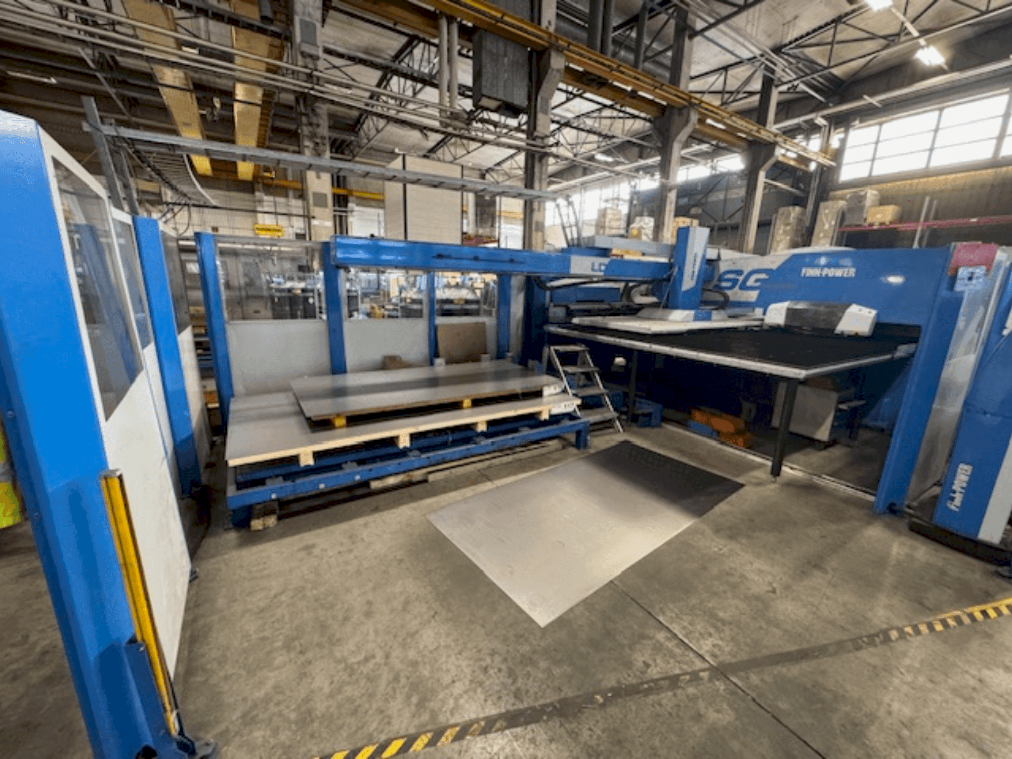 Front view of Finn-Power SG-6  machine