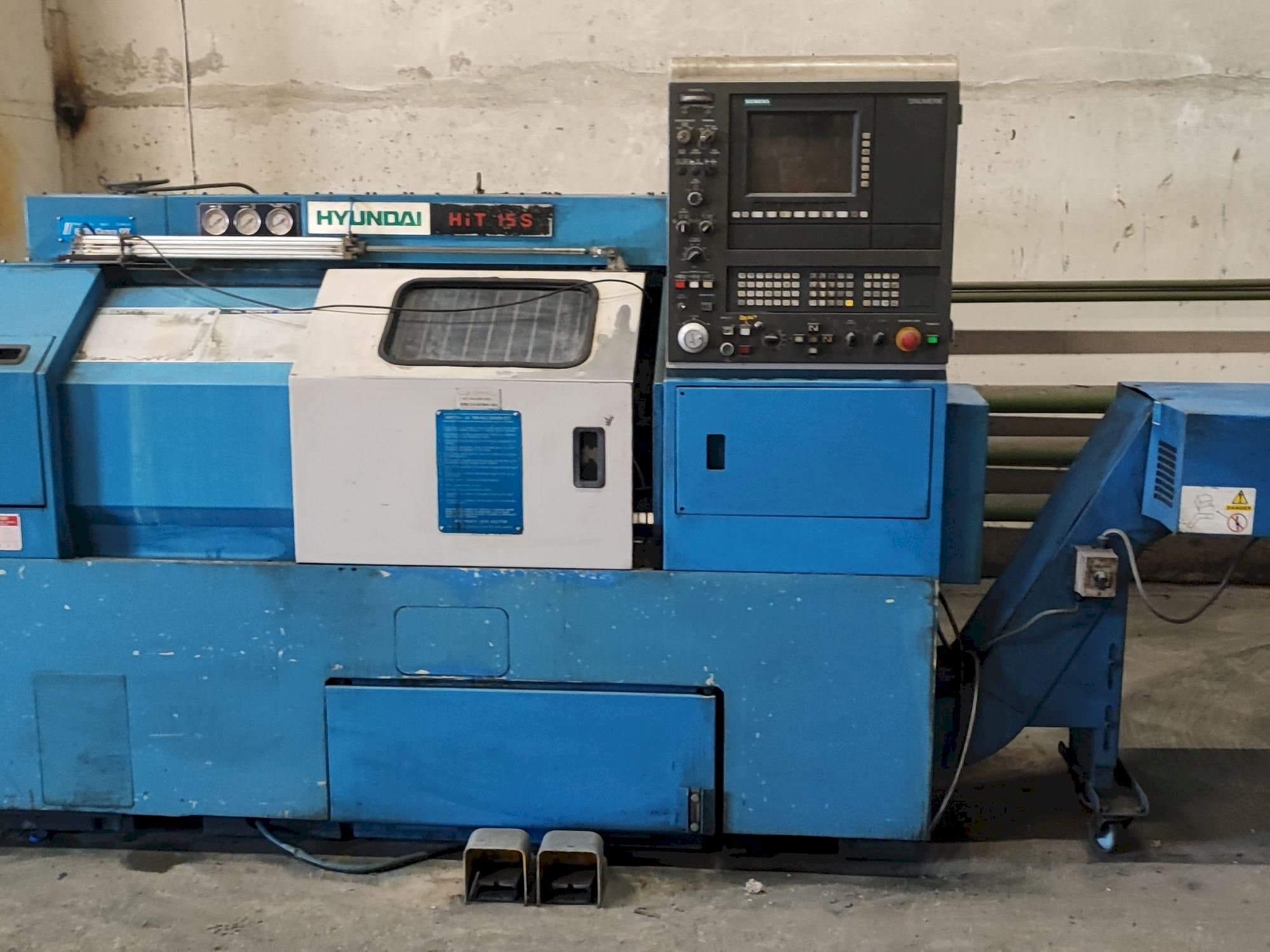 Front view of Hyundai HIT15s  machine