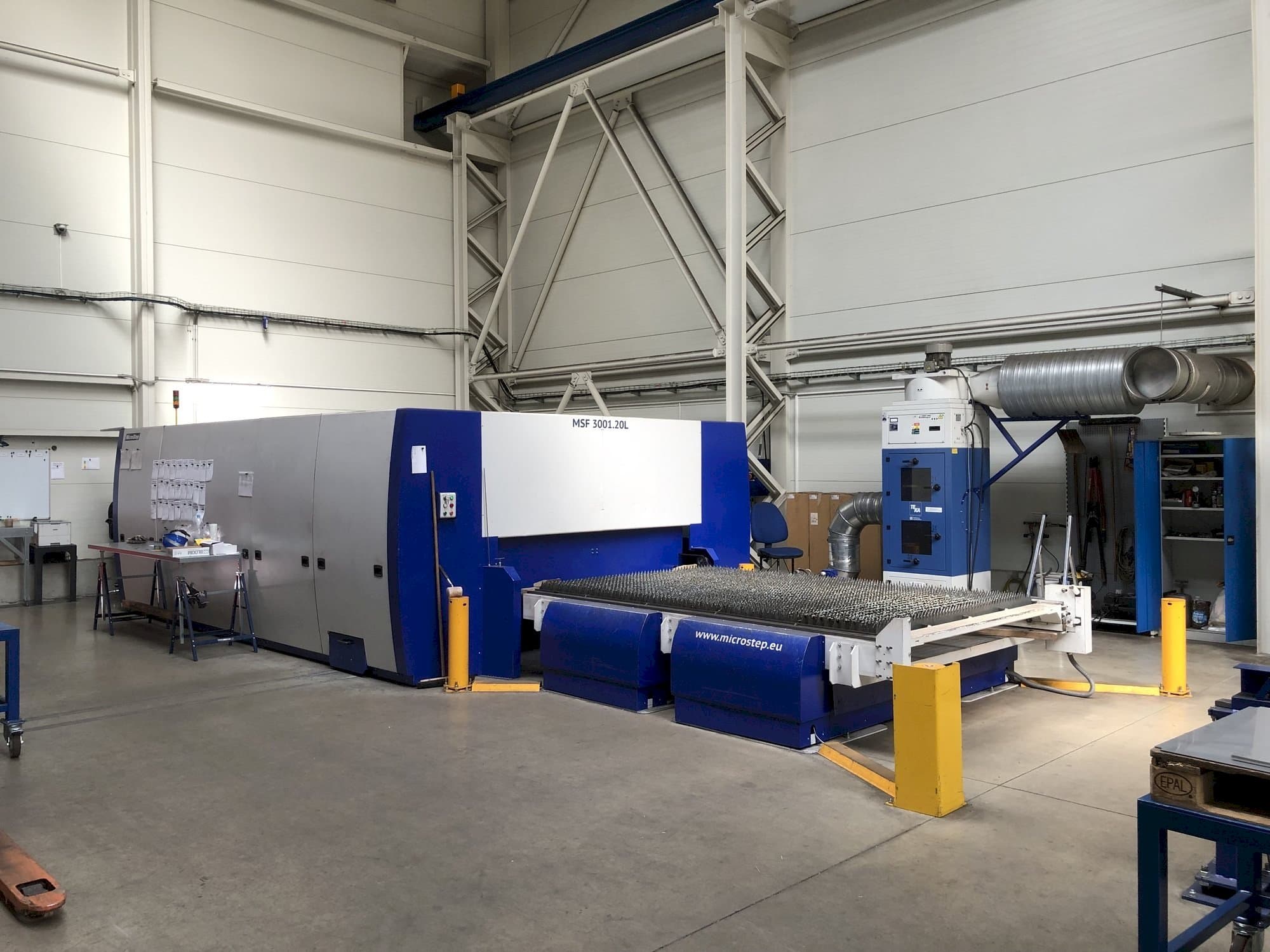 Left side view of MicroStep MSF 3001.20L  machine