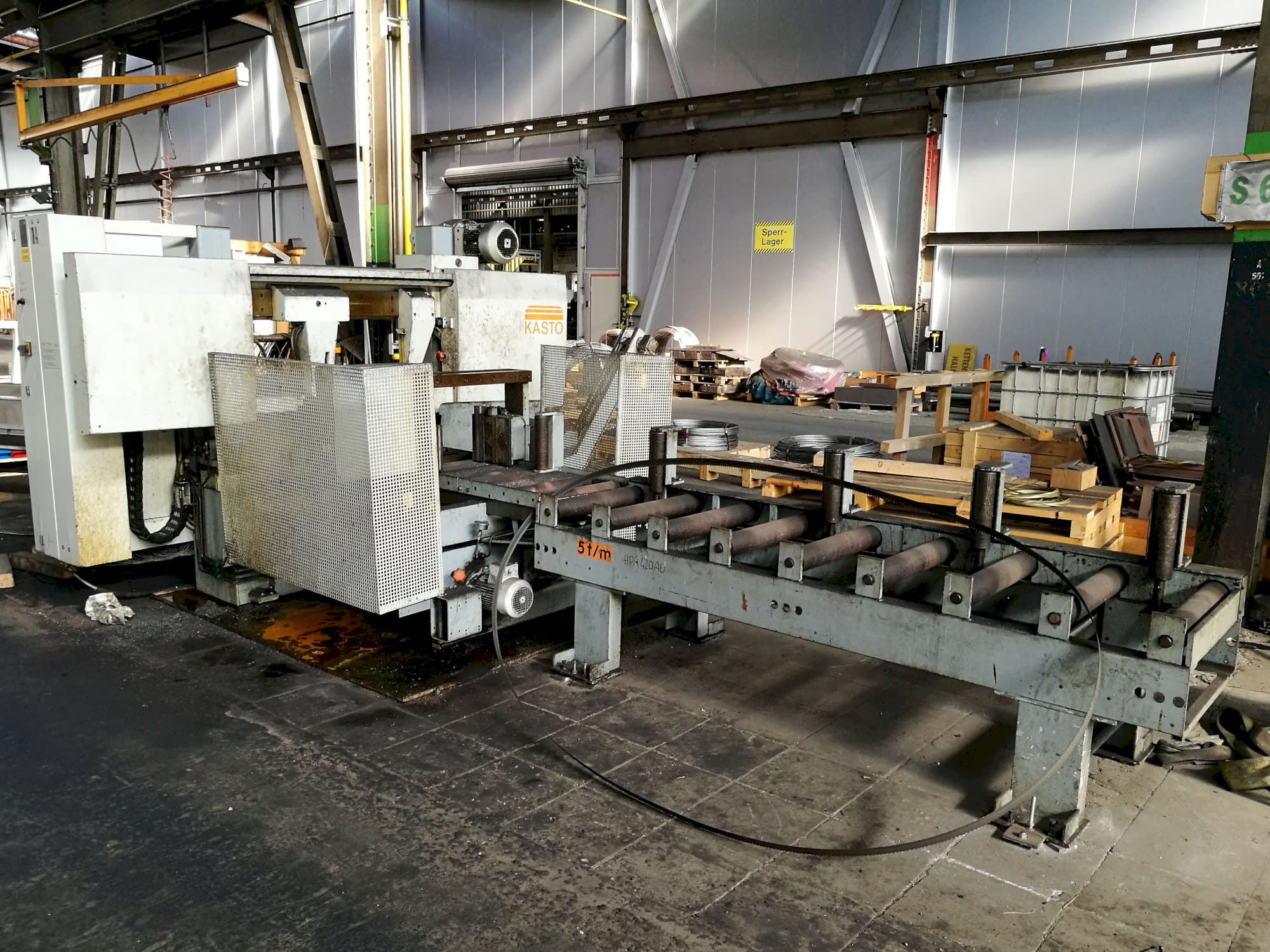 Right view of KASTO HBA 420 AU Machine